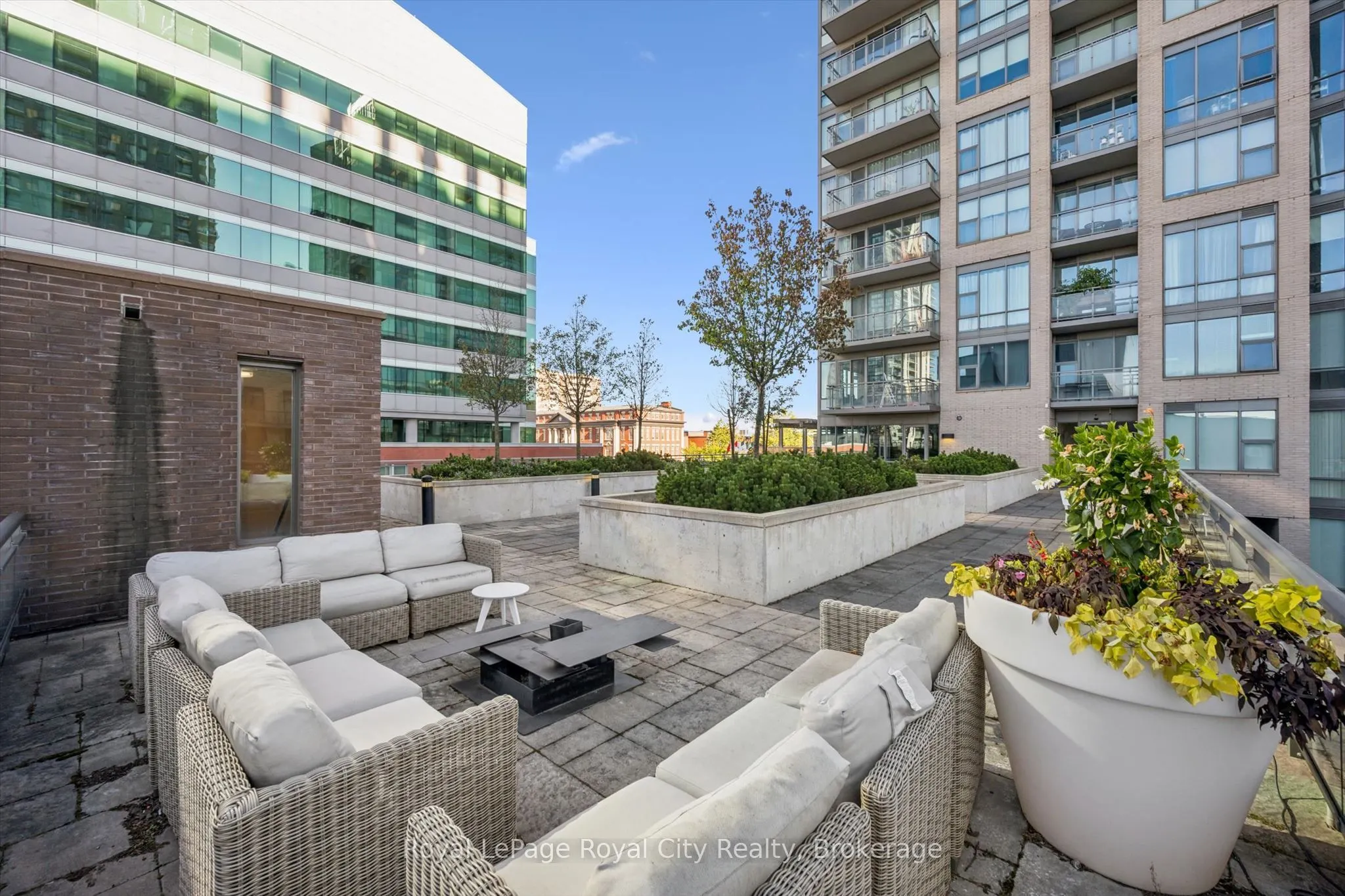 85 Duke Street W #1204