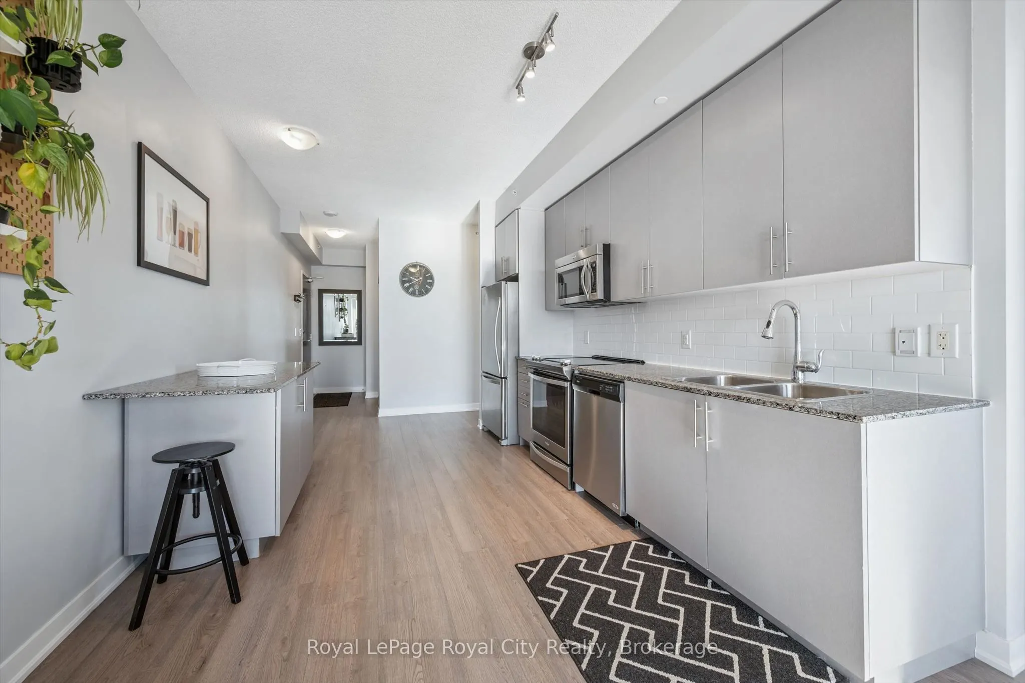 85 Duke Street W #1204