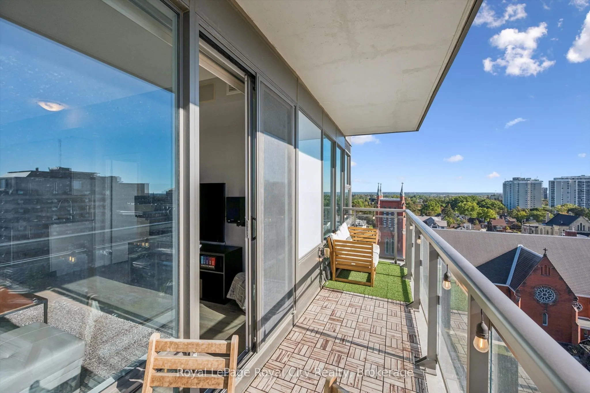 85 Duke Street W #1204