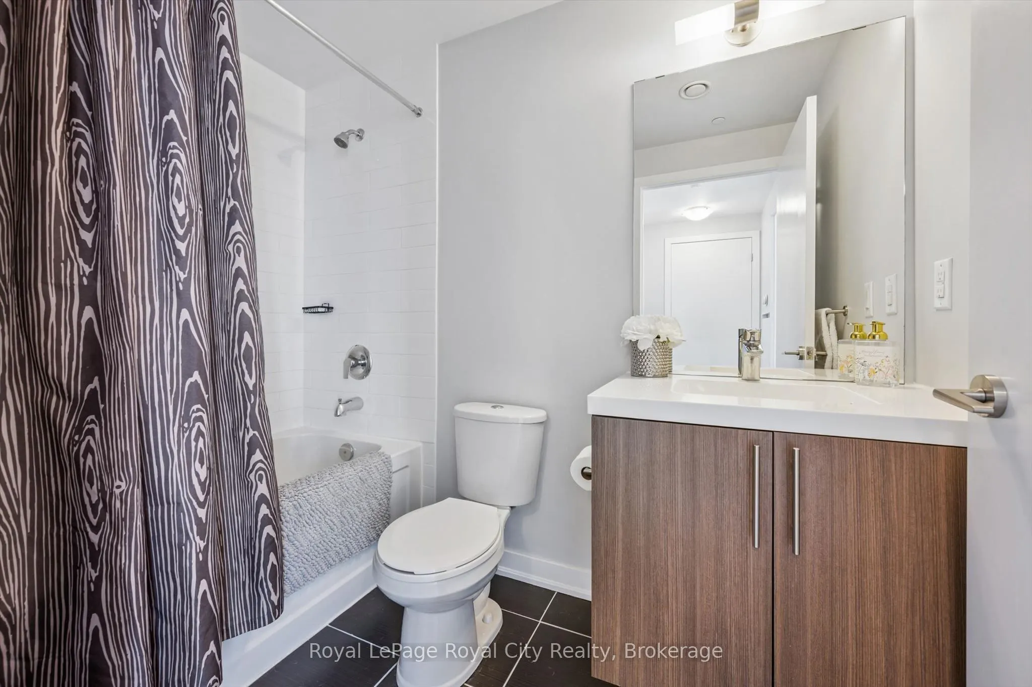 85 Duke Street W #1204