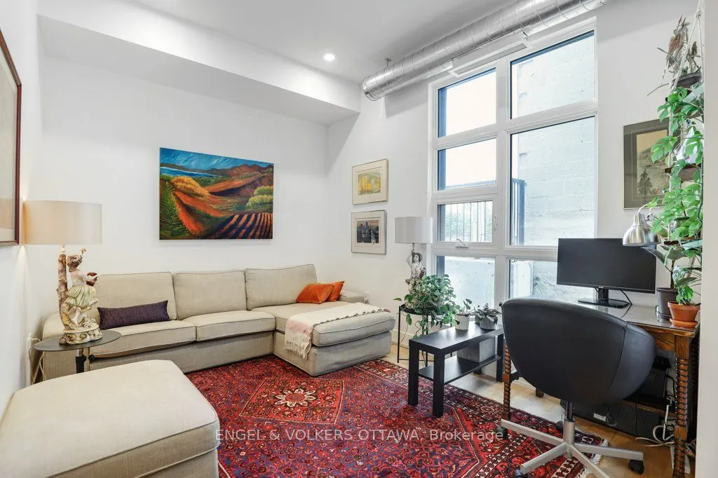 101 Pinhey Street #104