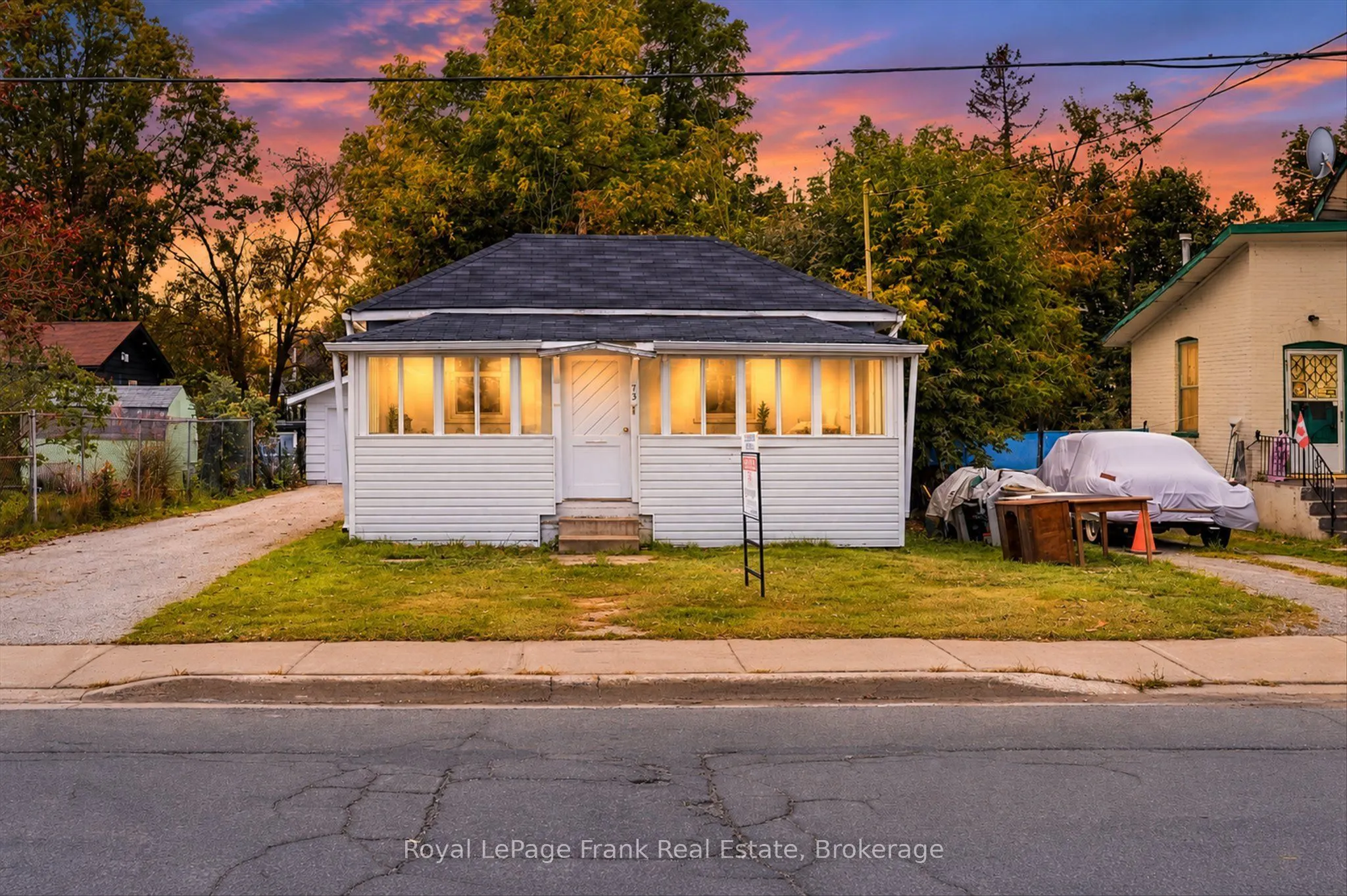 73 Lindsay Street N