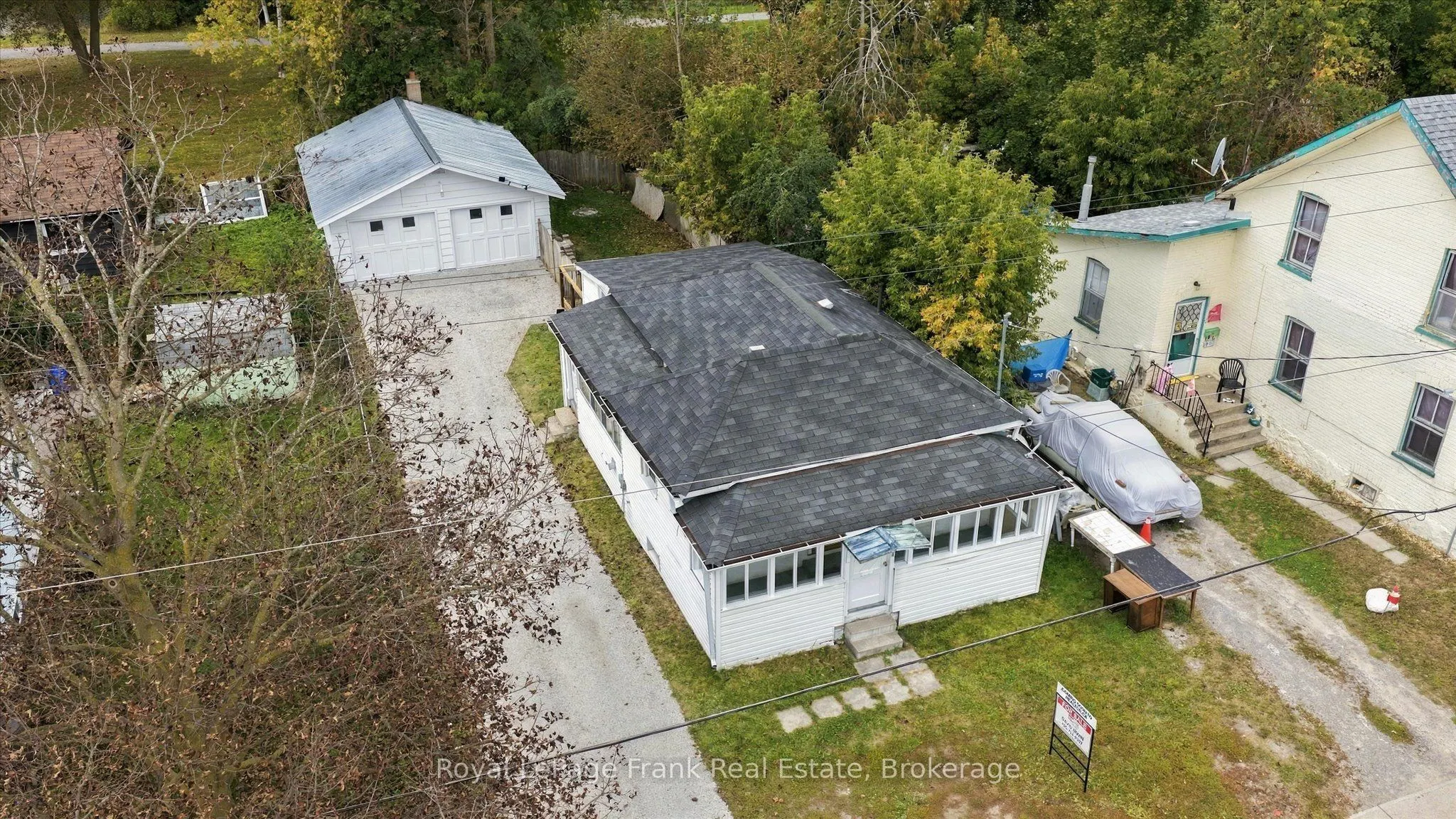 73 Lindsay Street N