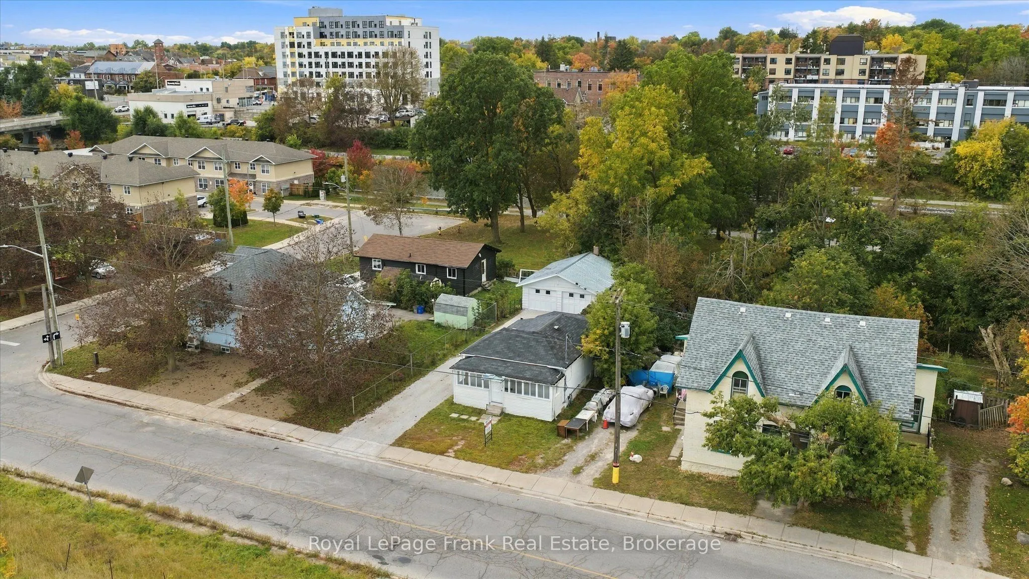 73 Lindsay Street N