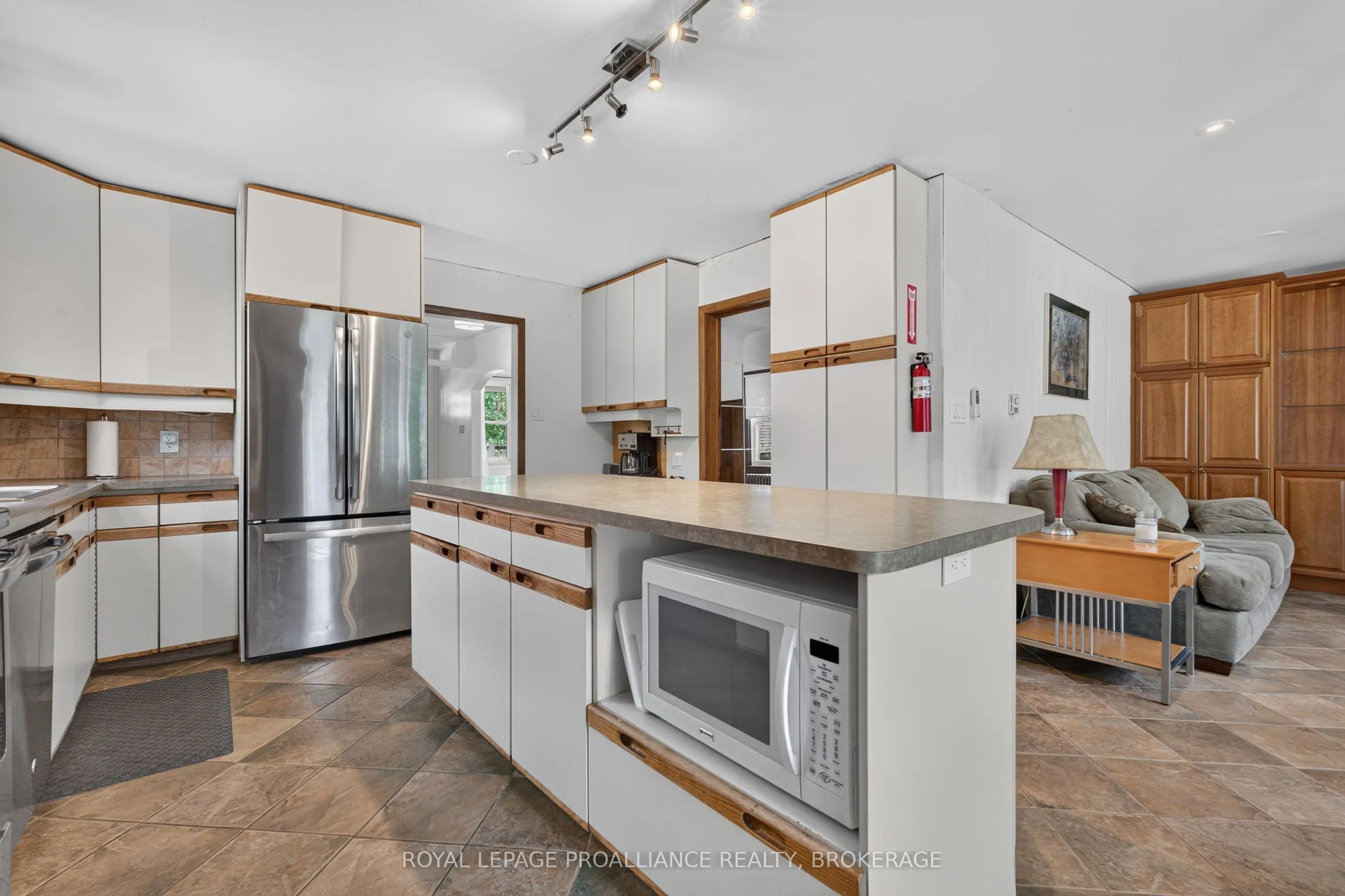 130 MACDONNELL Street