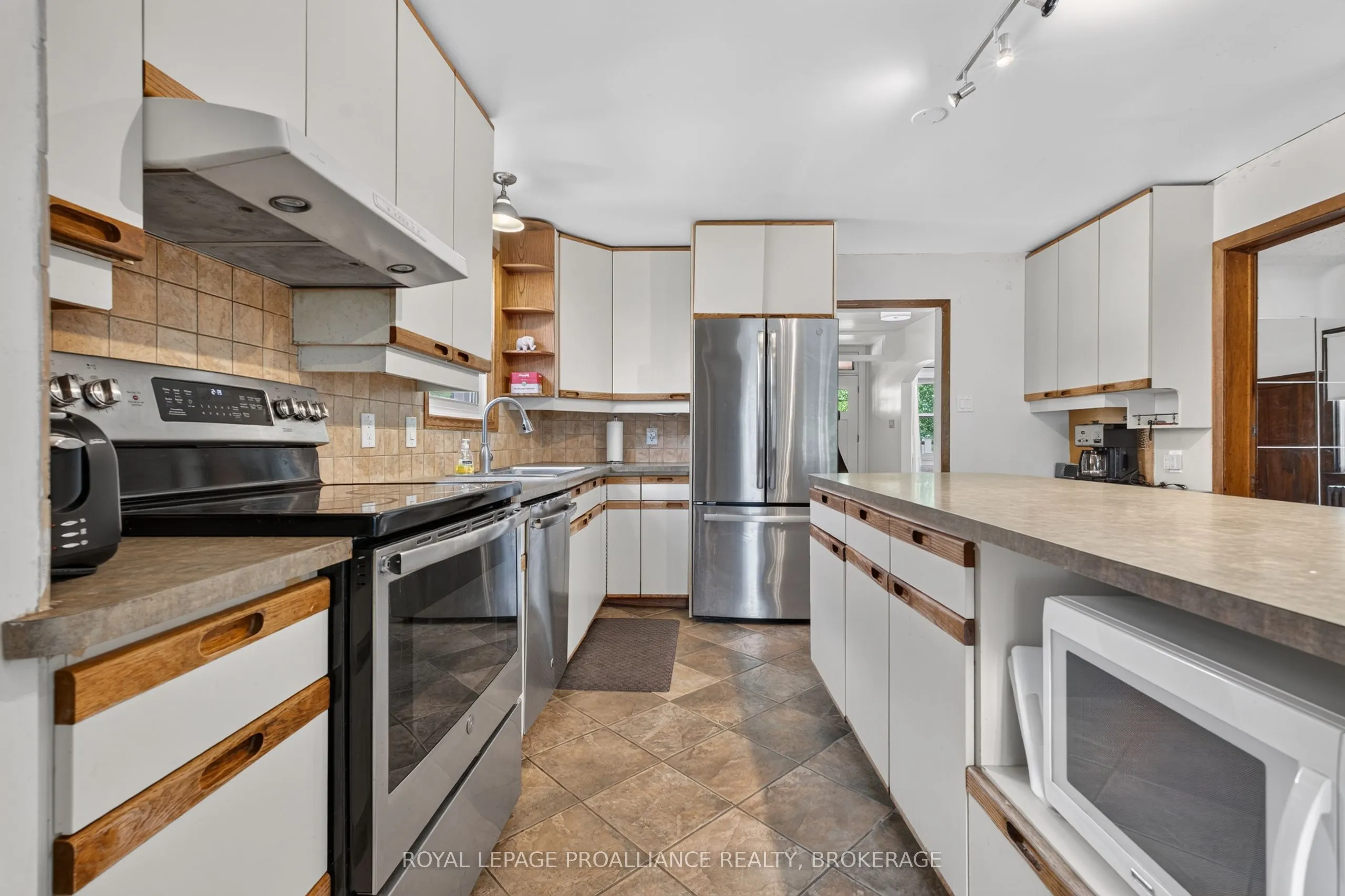 130 MACDONNELL Street