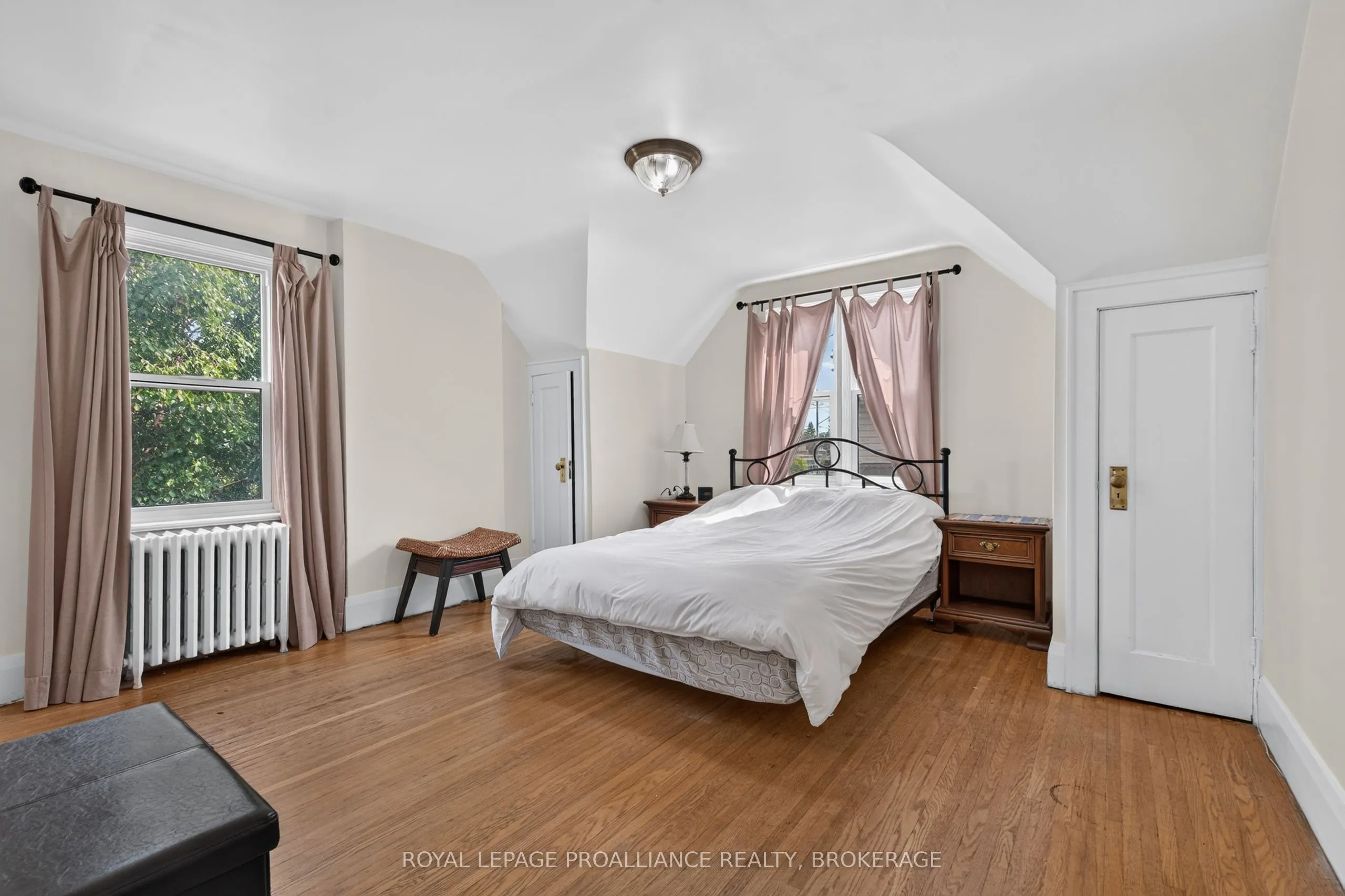 130 MACDONNELL Street