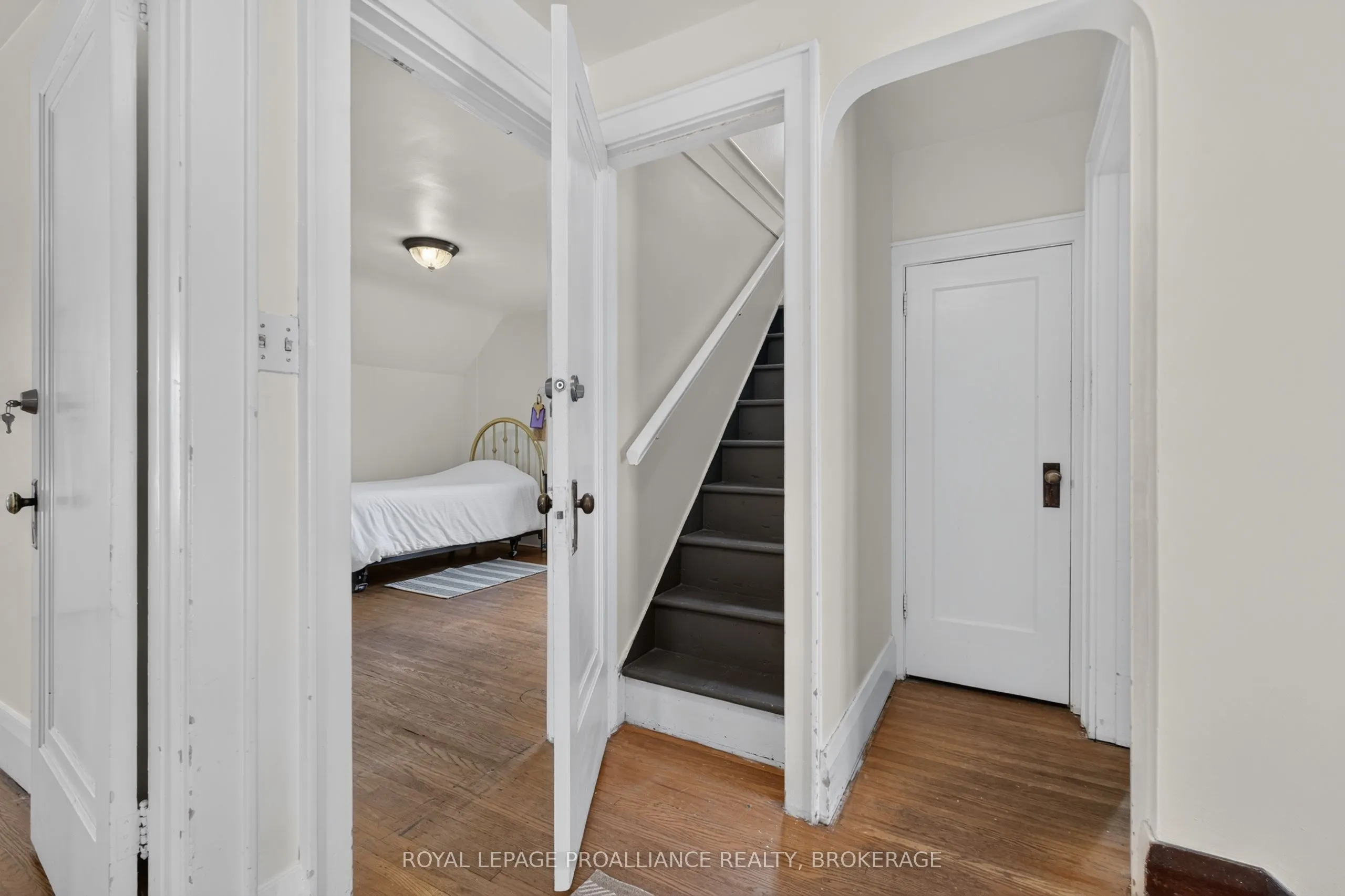 130 MACDONNELL Street