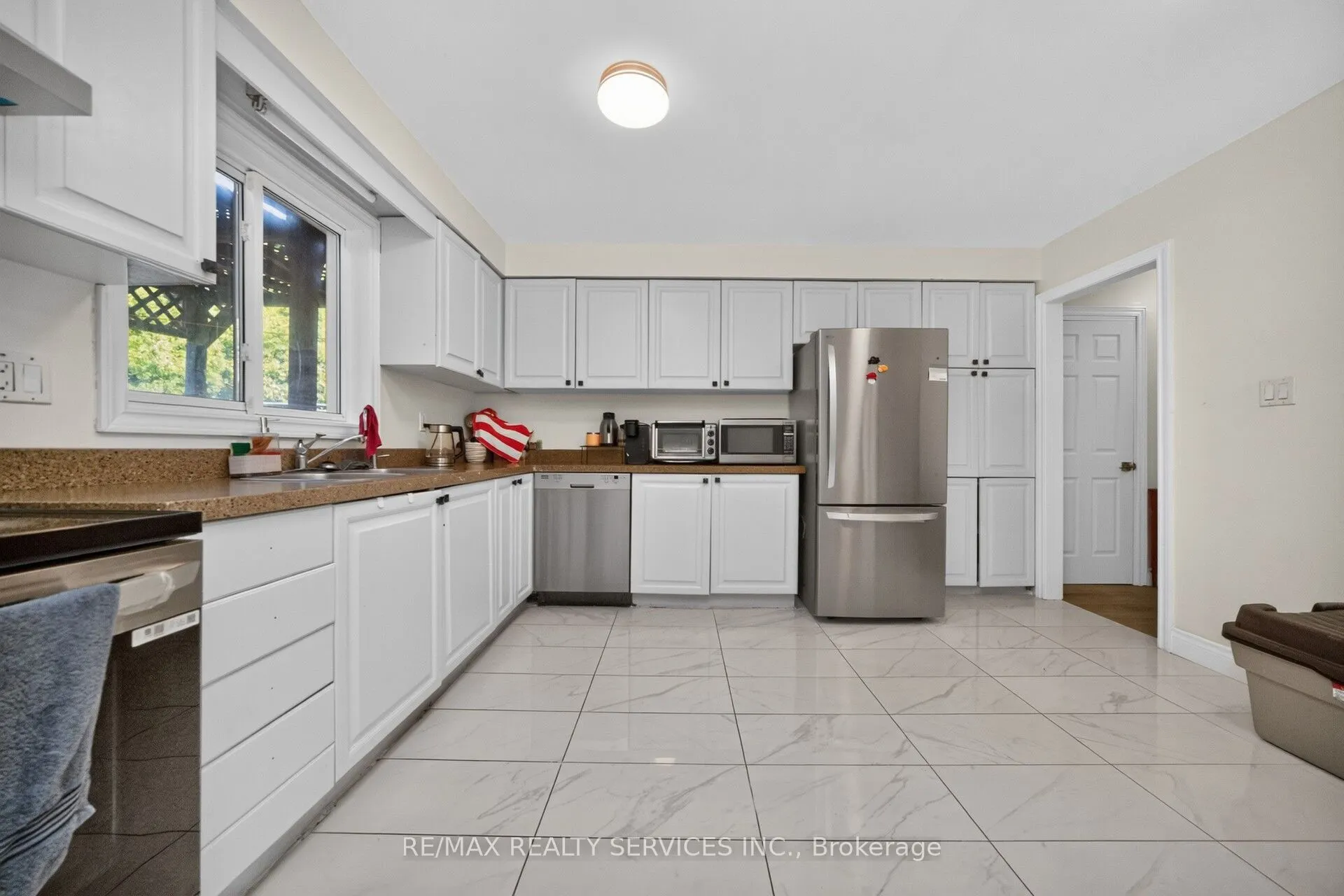 115 Amberly Boulevard