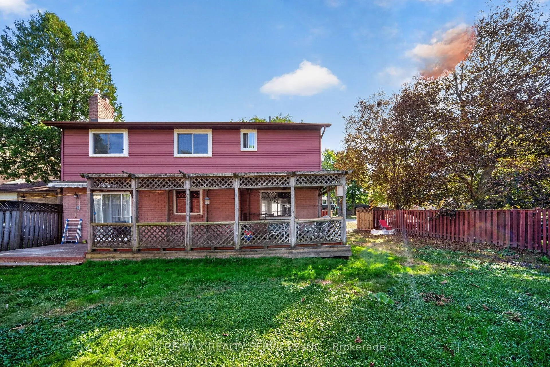 115 Amberly Boulevard
