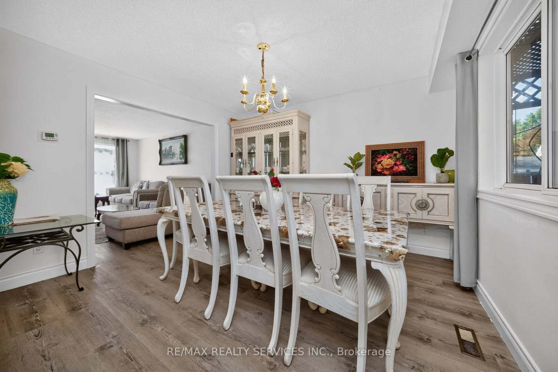115 Amberly Boulevard