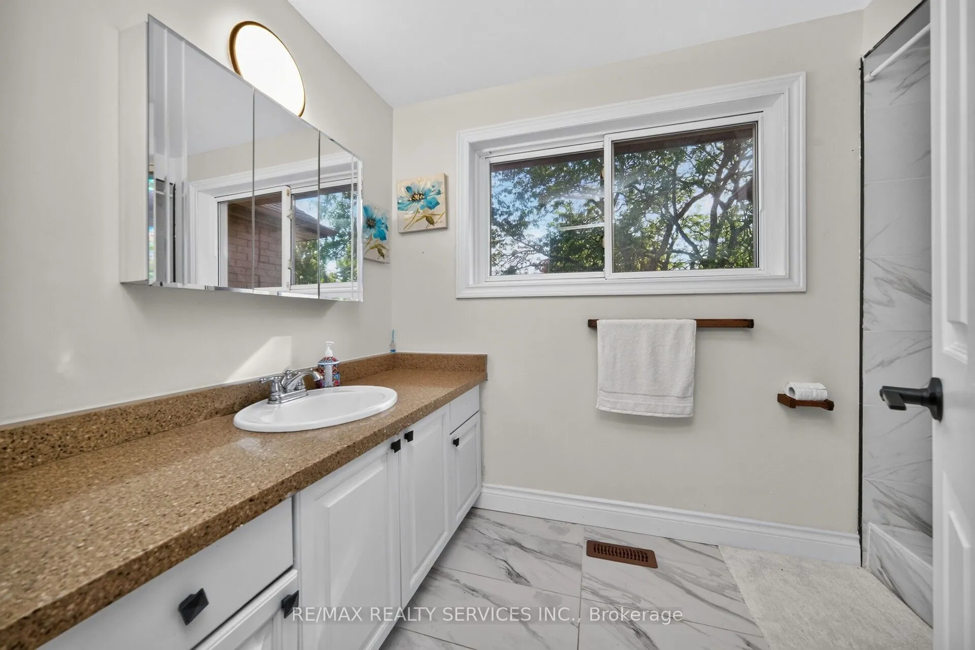 115 Amberly Boulevard