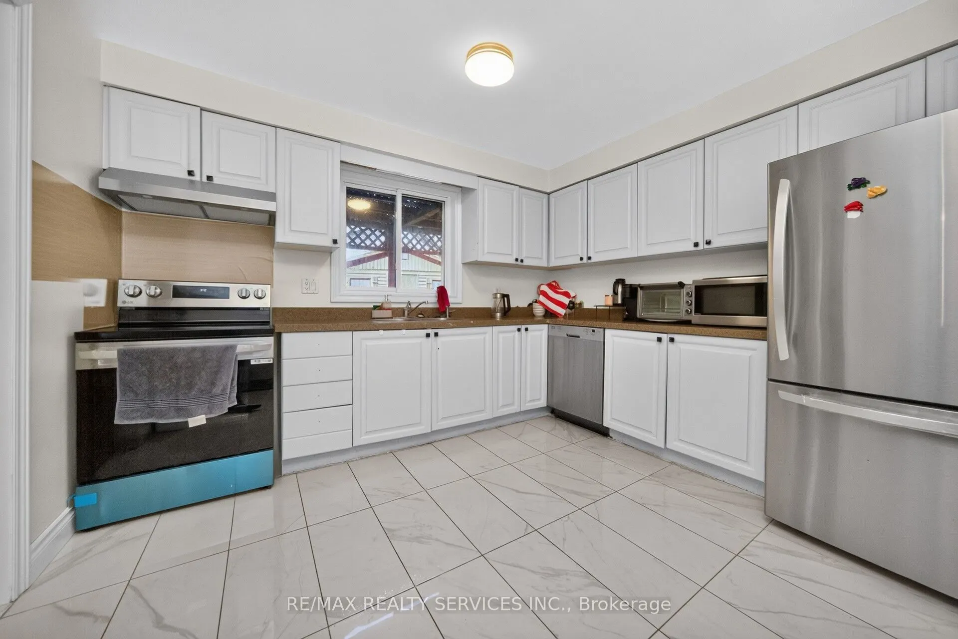 115 Amberly Boulevard