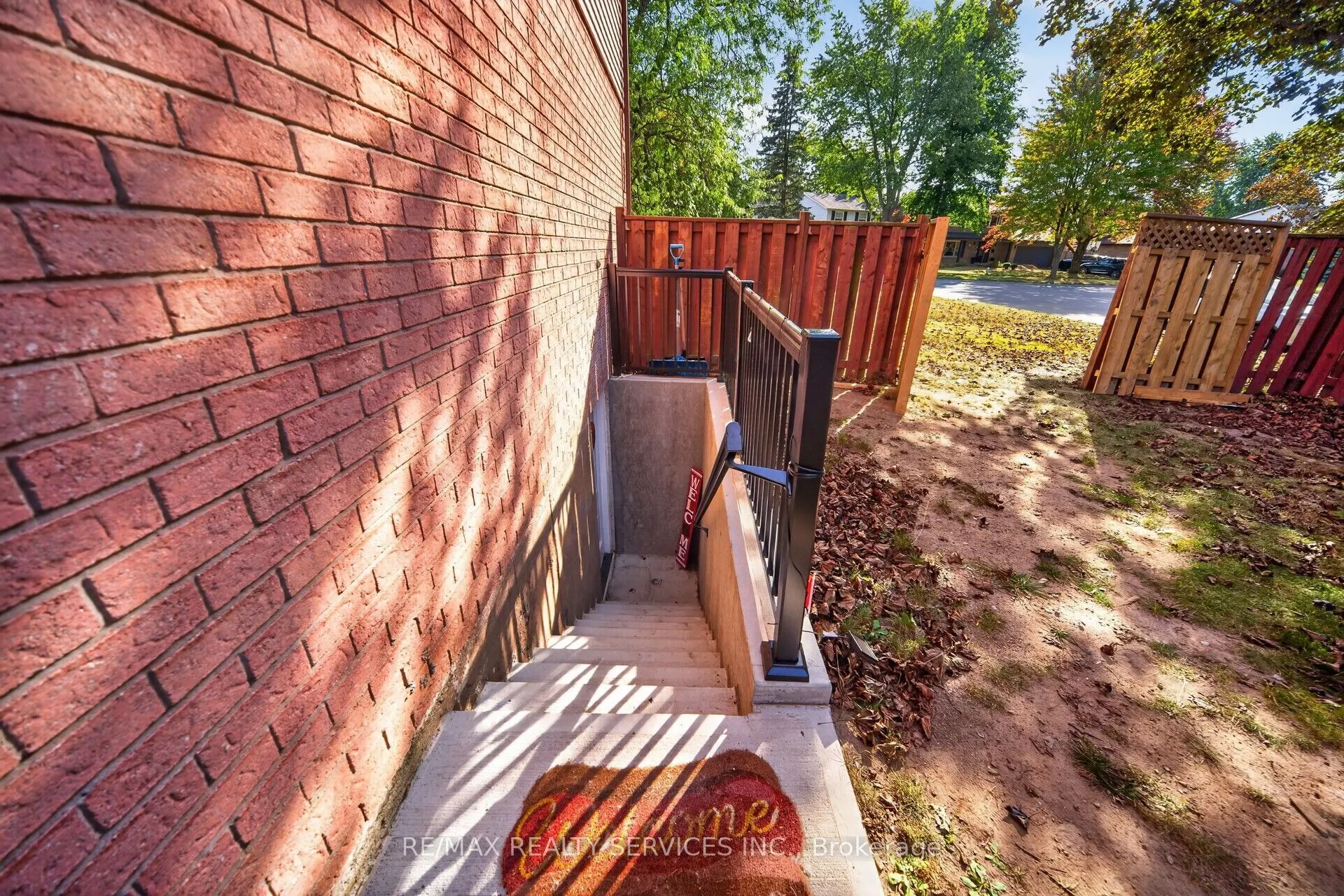 115 Amberly Boulevard
