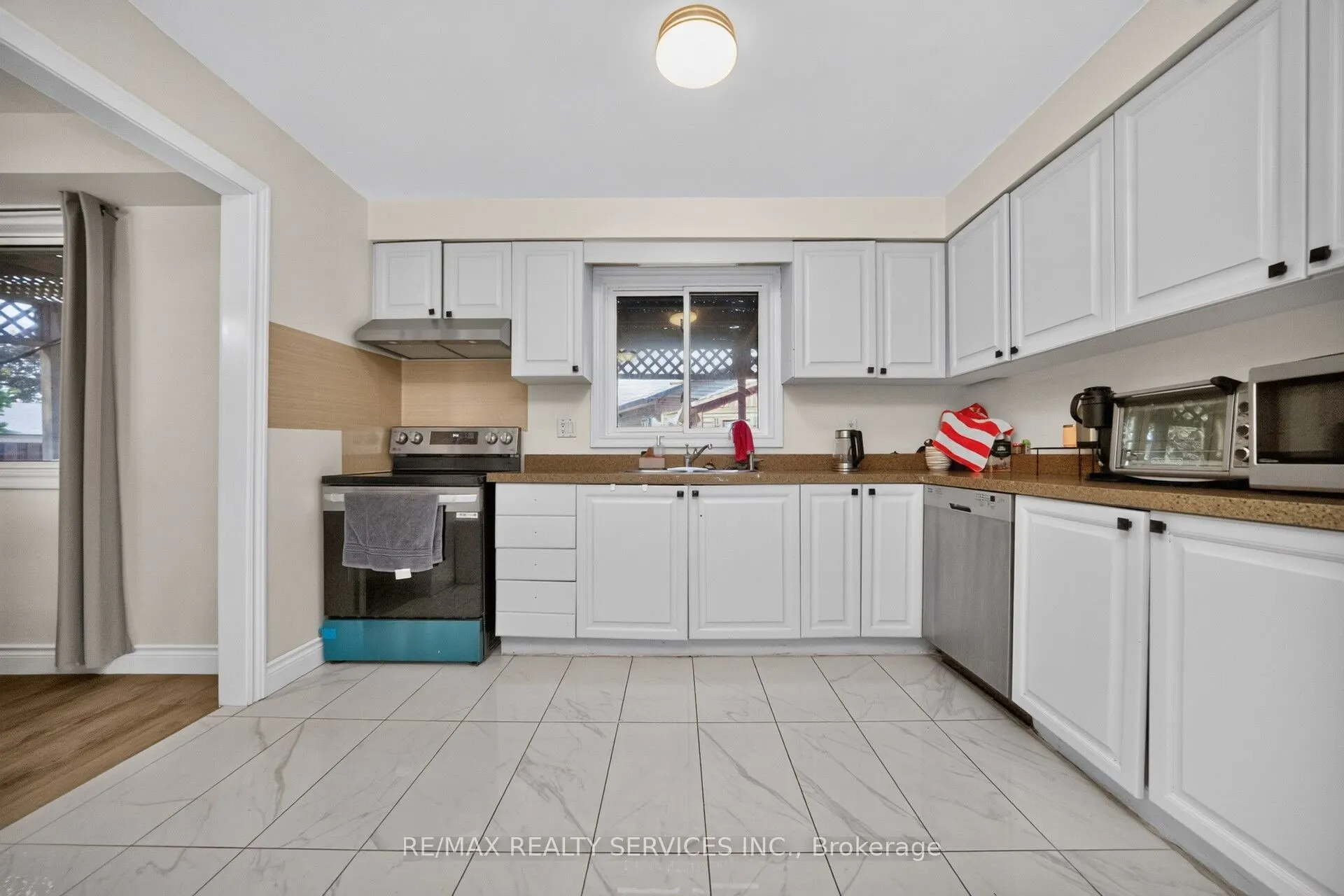115 Amberly Boulevard