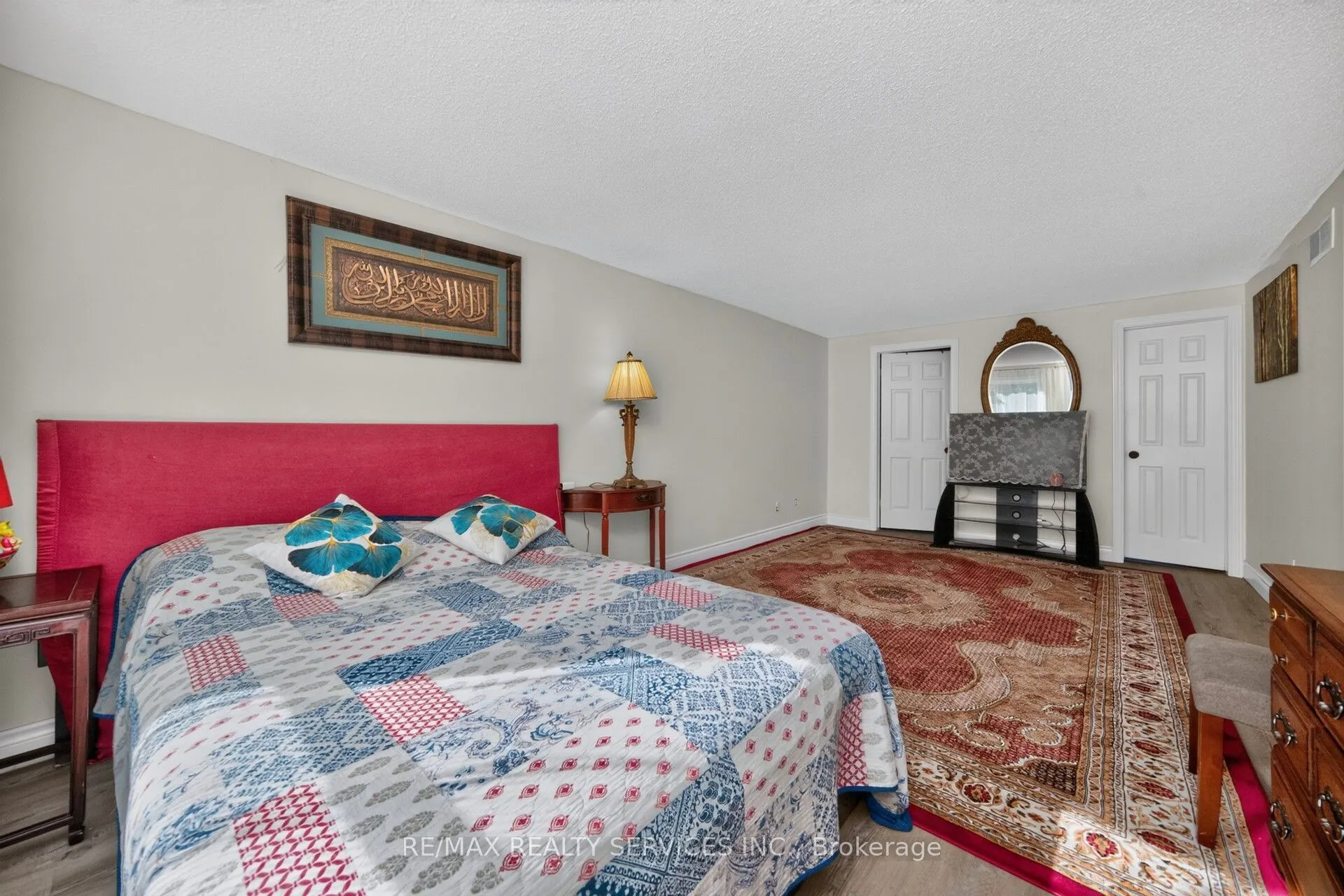 115 Amberly Boulevard