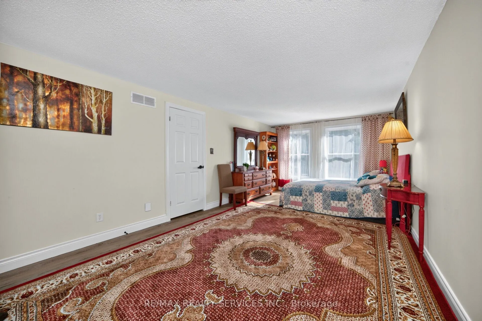 115 Amberly Boulevard