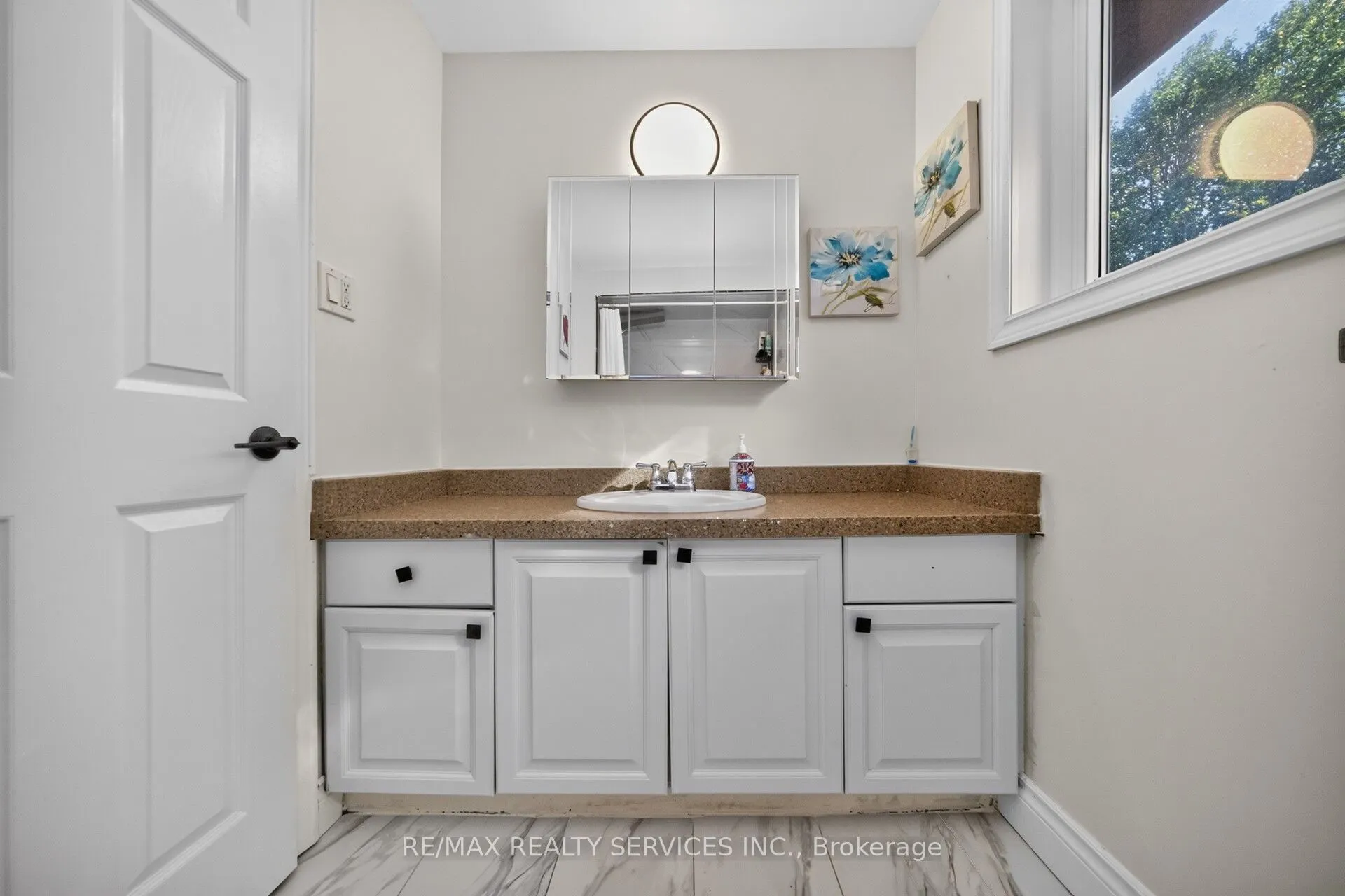 115 Amberly Boulevard