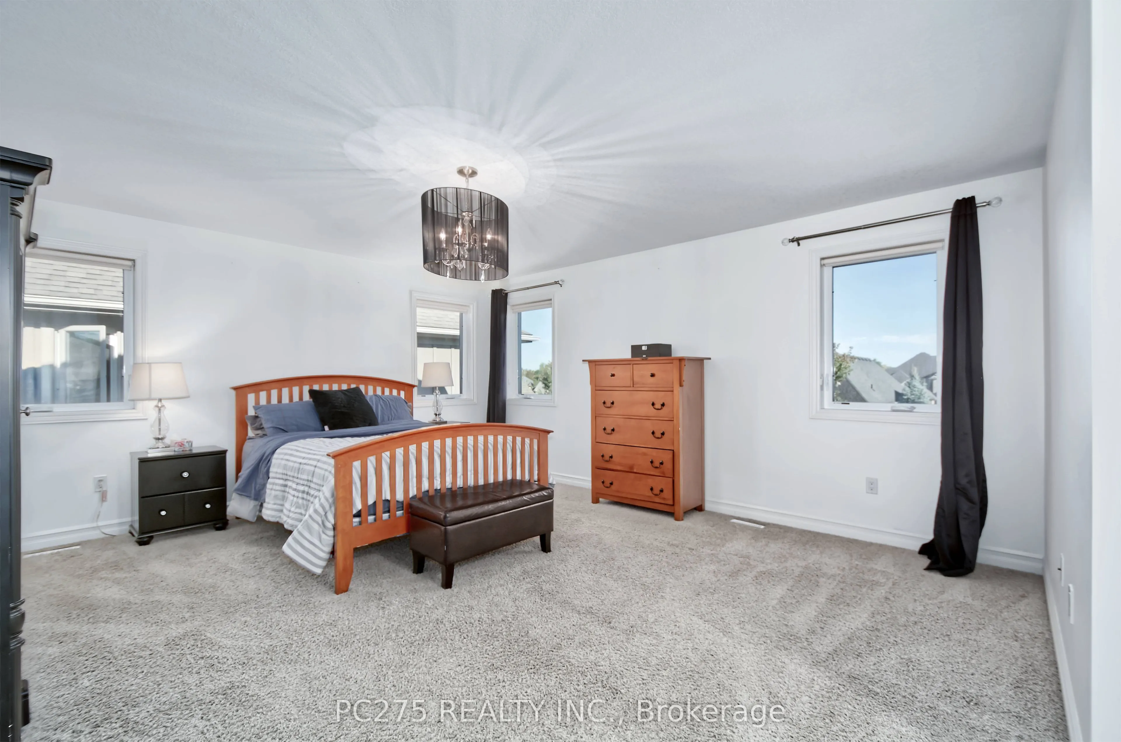 16 Peregrine Avenue