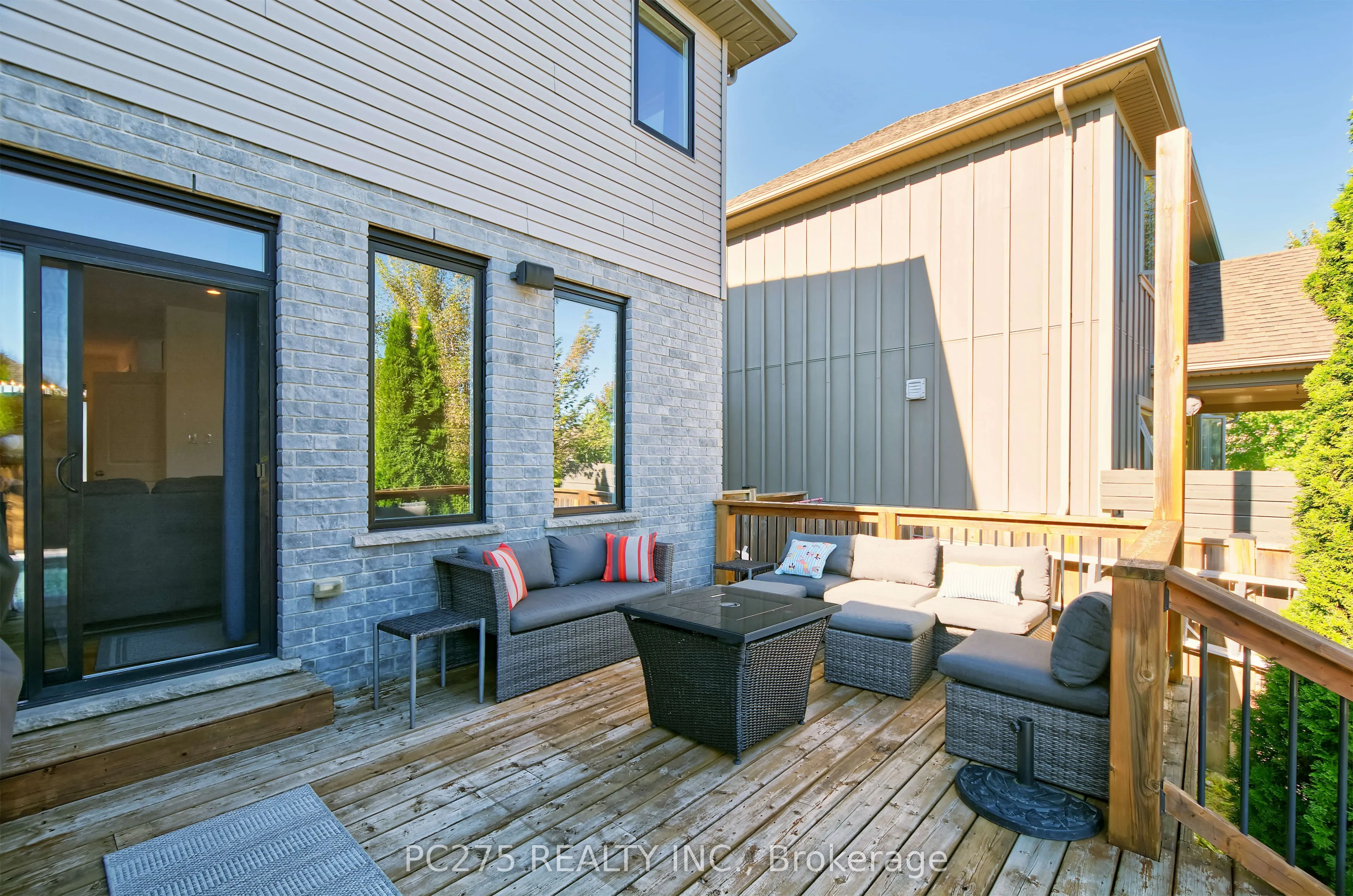 16 Peregrine Avenue