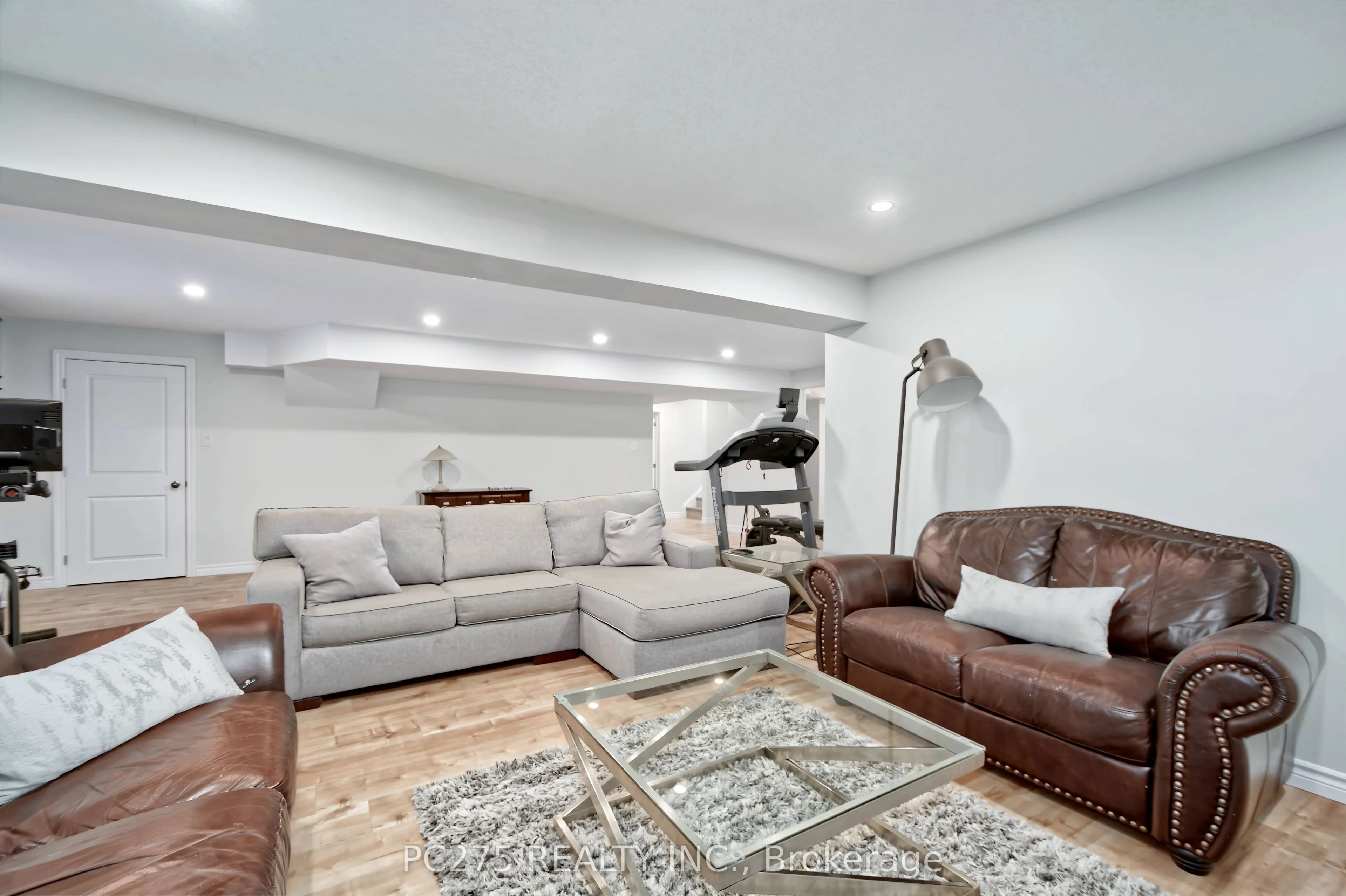 16 Peregrine Avenue