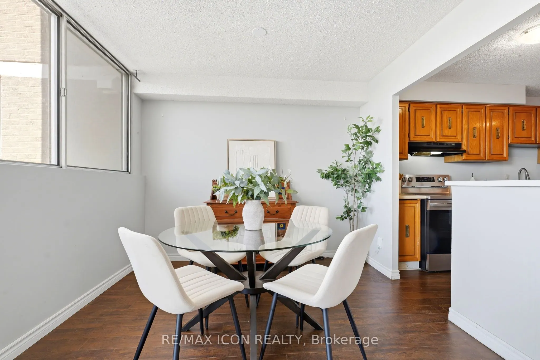 375 King Street N #708