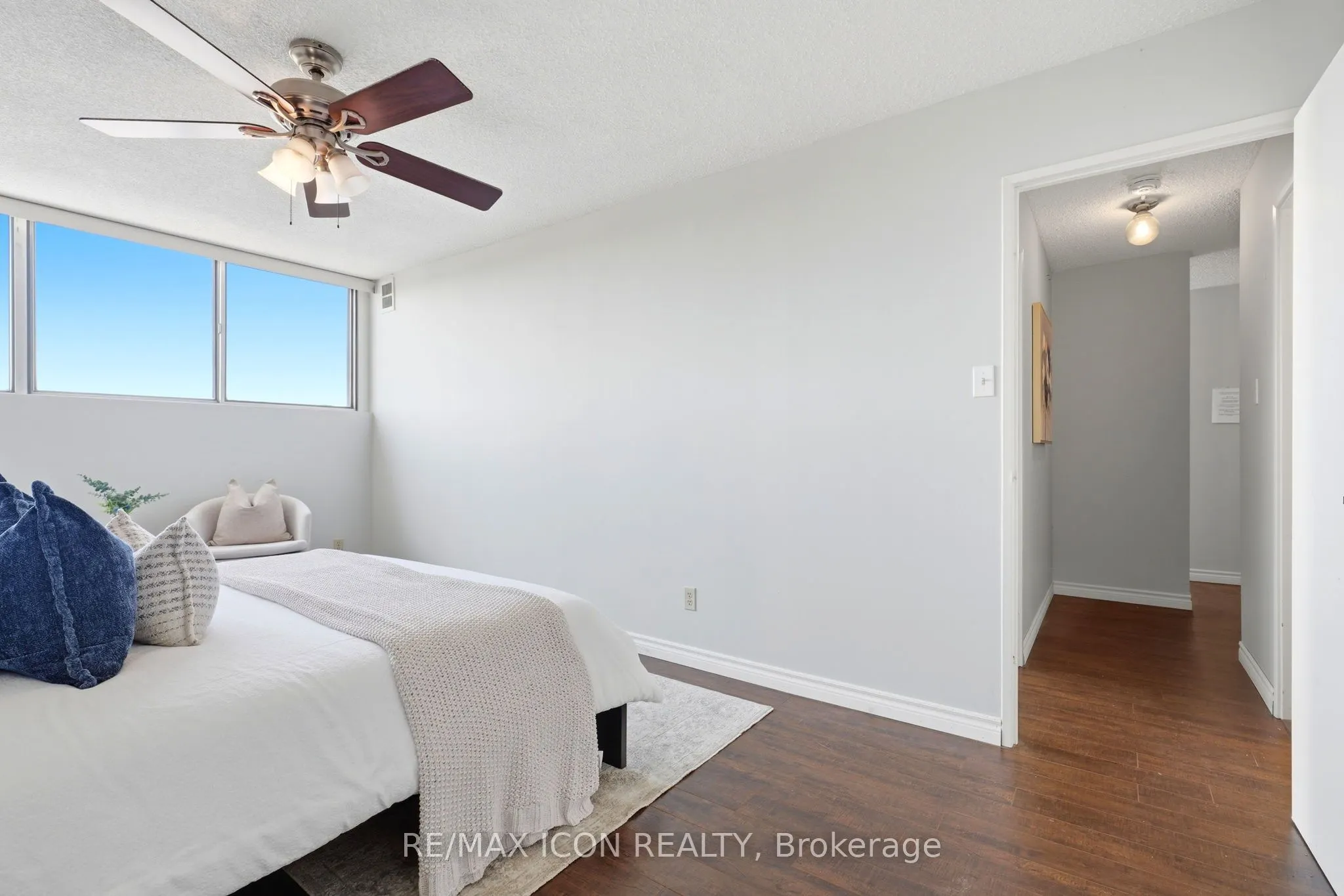 375 King Street N #708