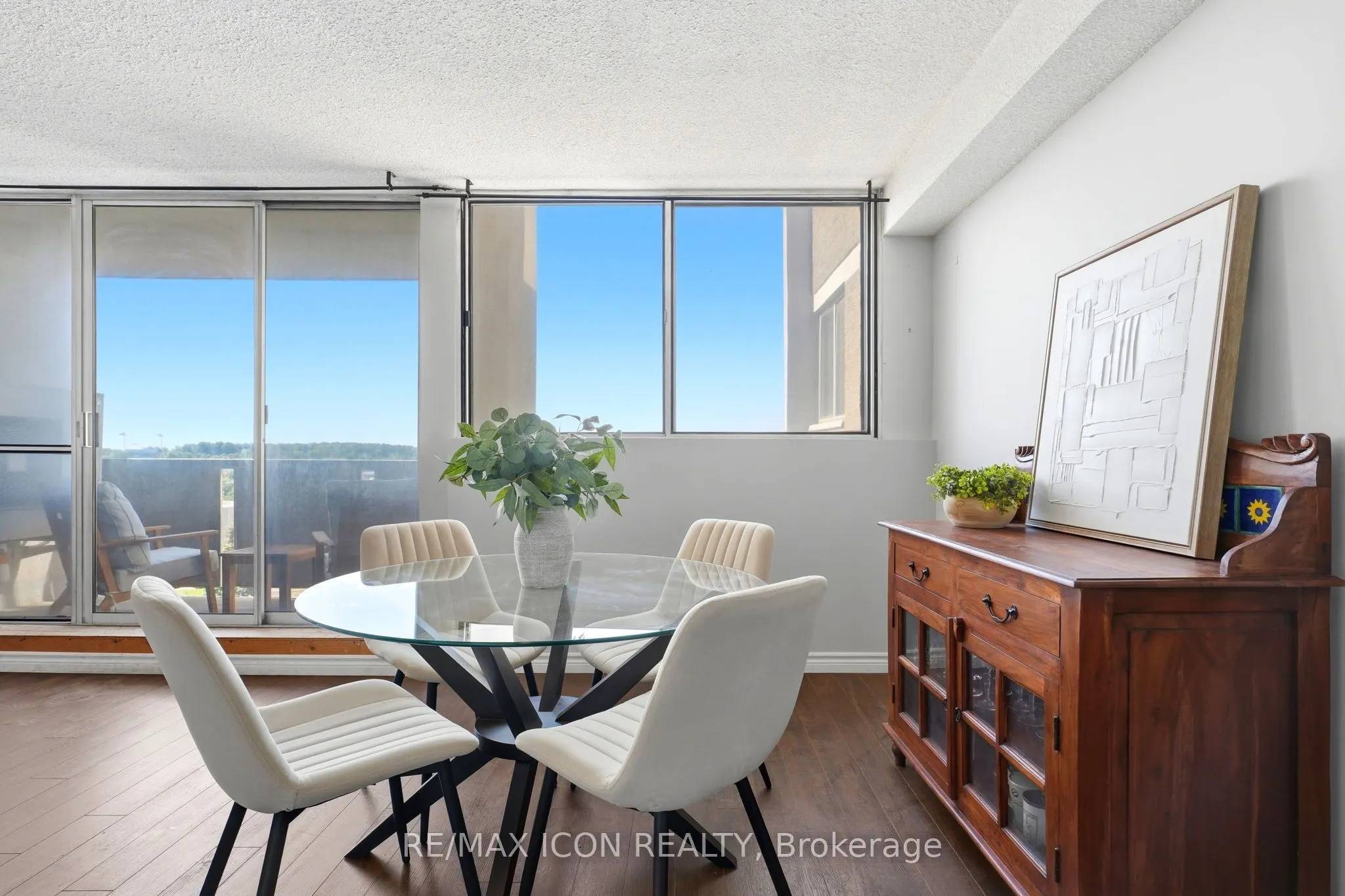 375 King Street N #708