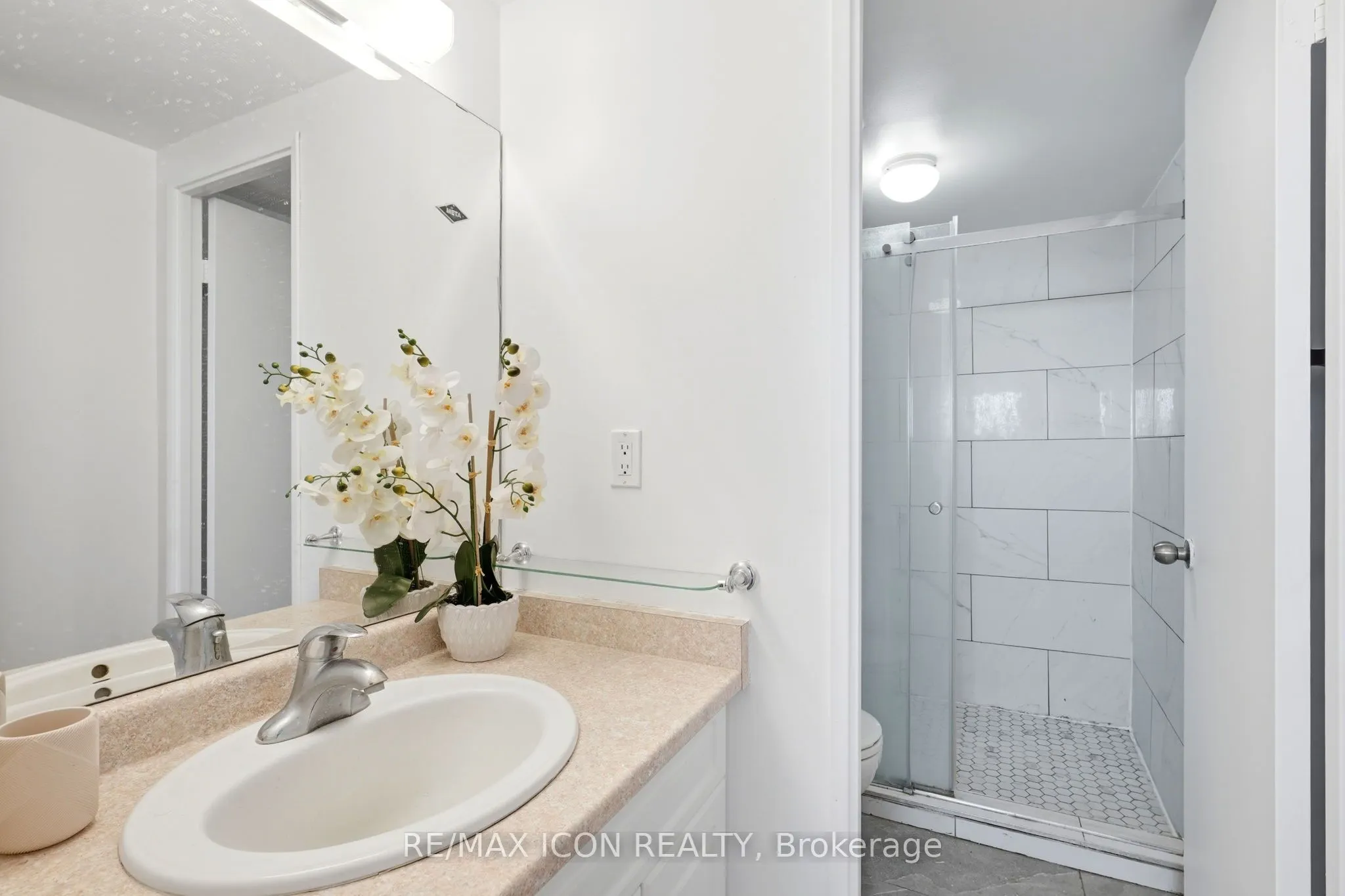 375 King Street N #708