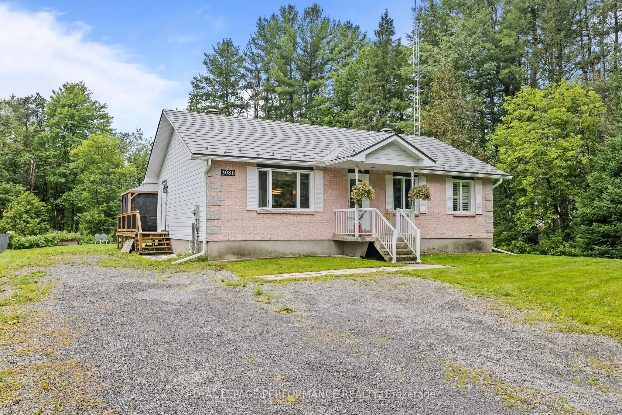 3080 Conc. 3 Plantagenet Road