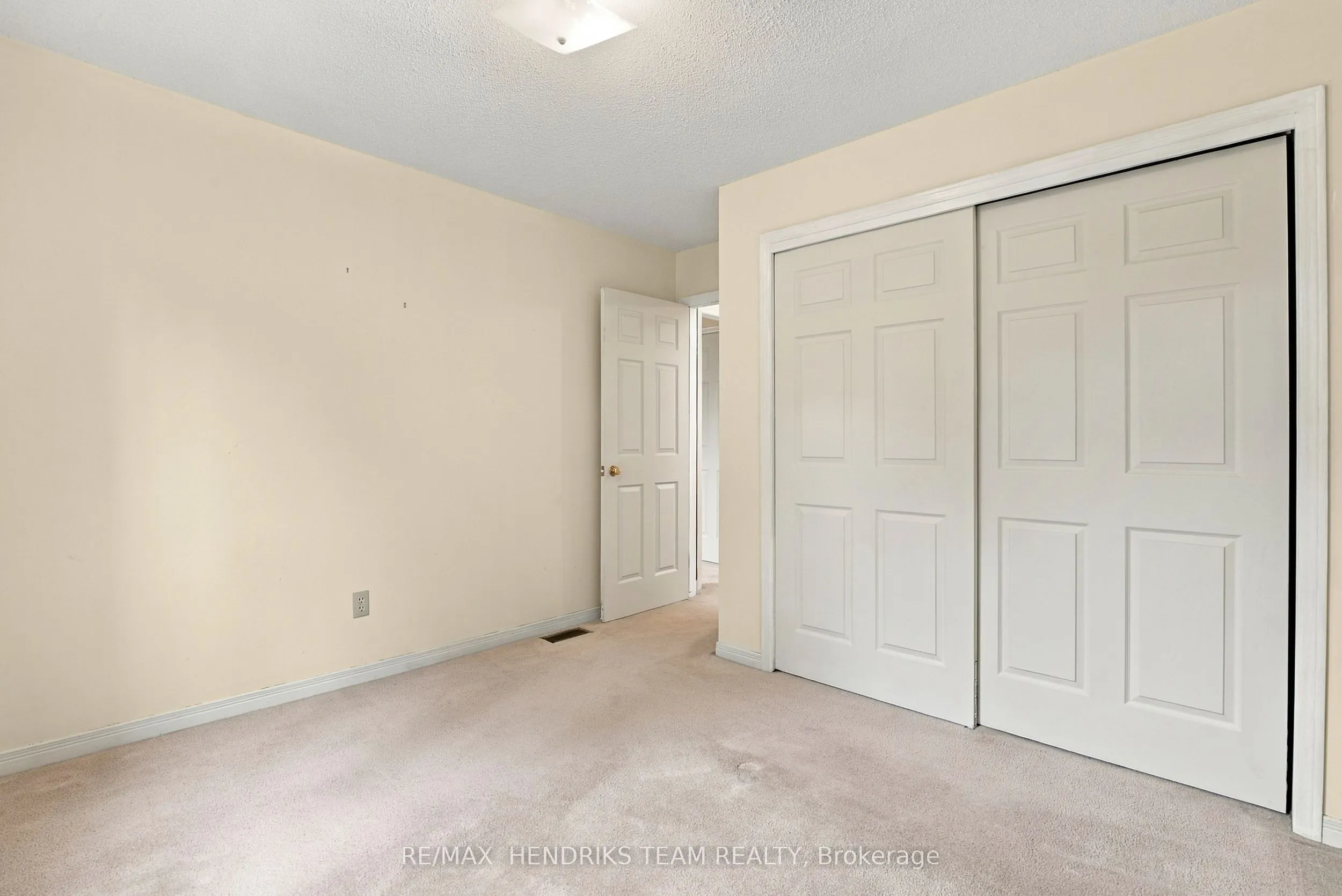 17 Farmington Drive