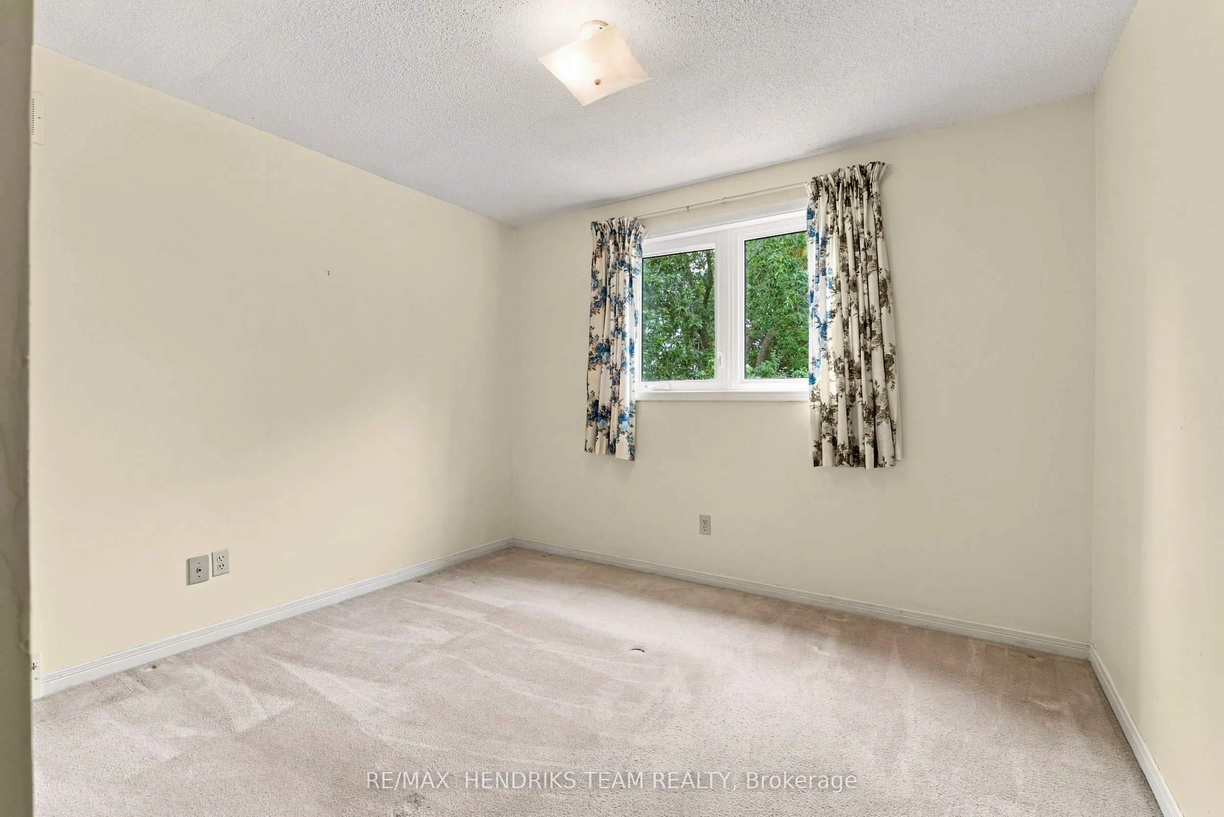 17 Farmington Drive