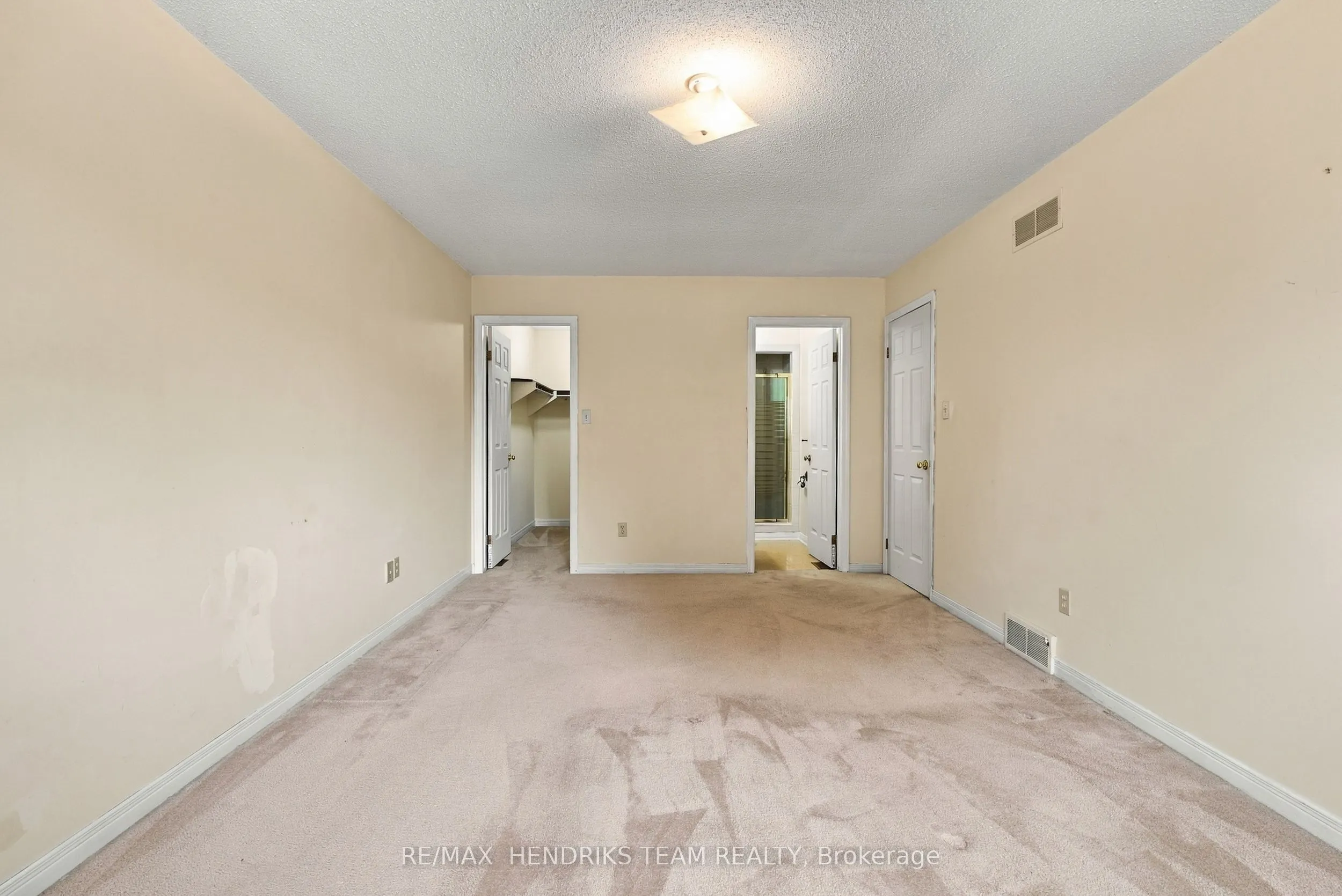 17 Farmington Drive