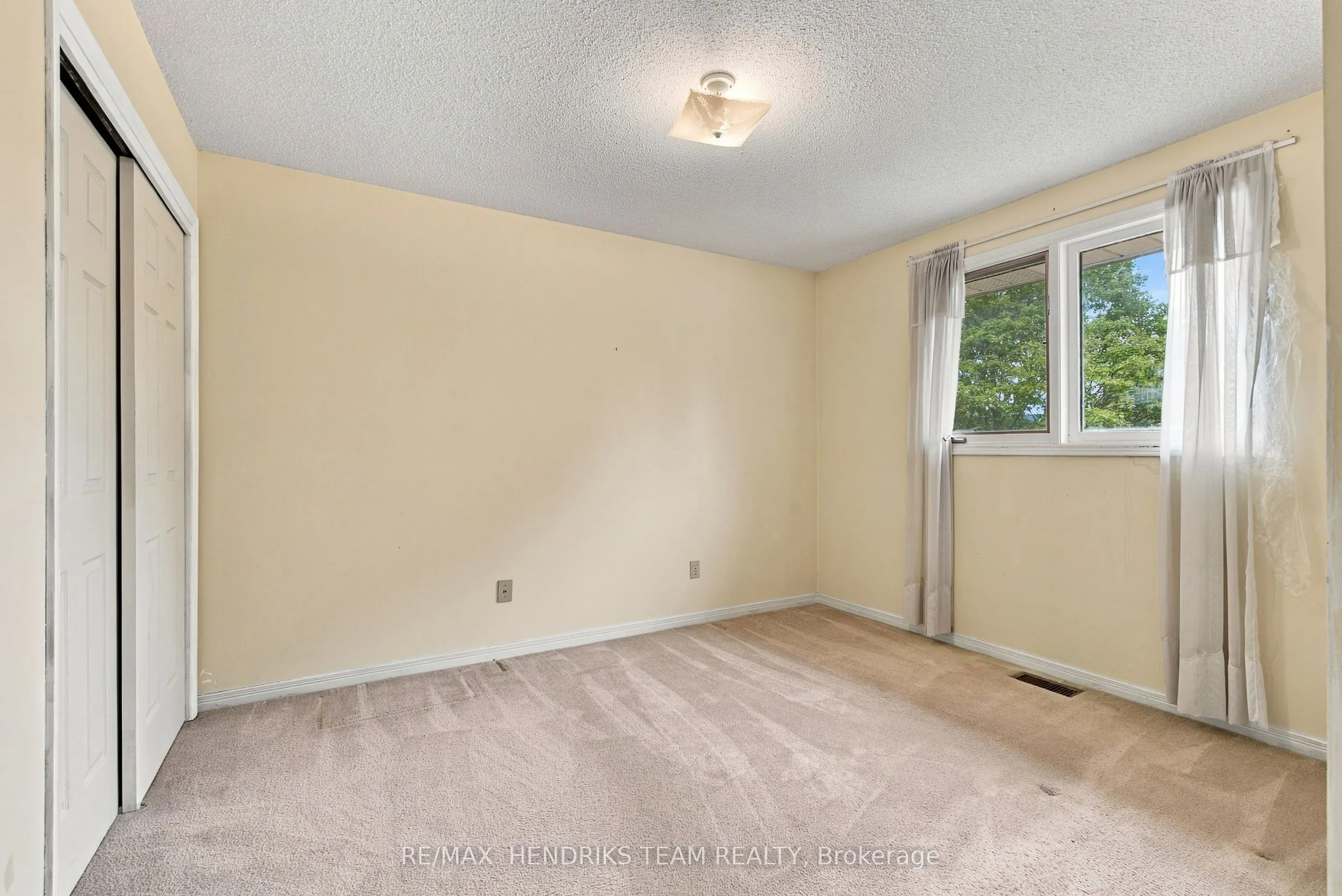 17 Farmington Drive