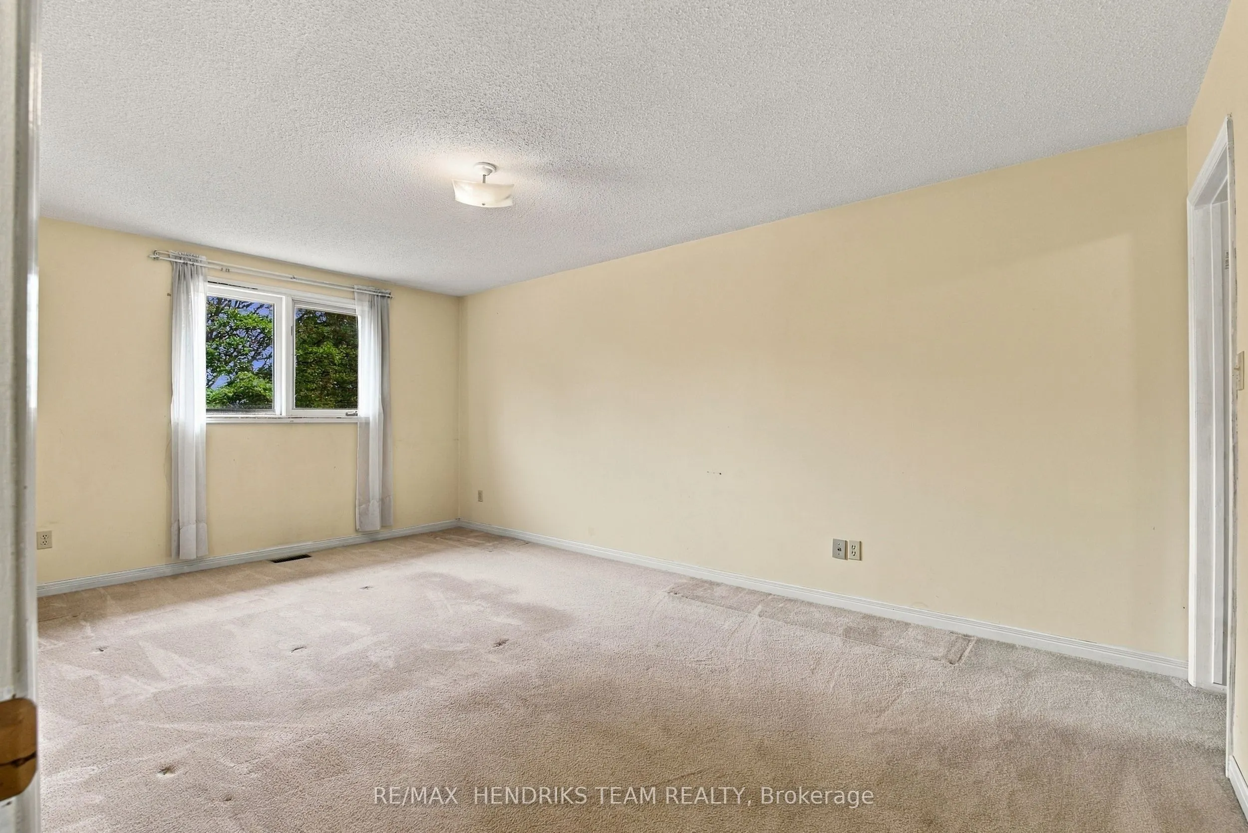17 Farmington Drive