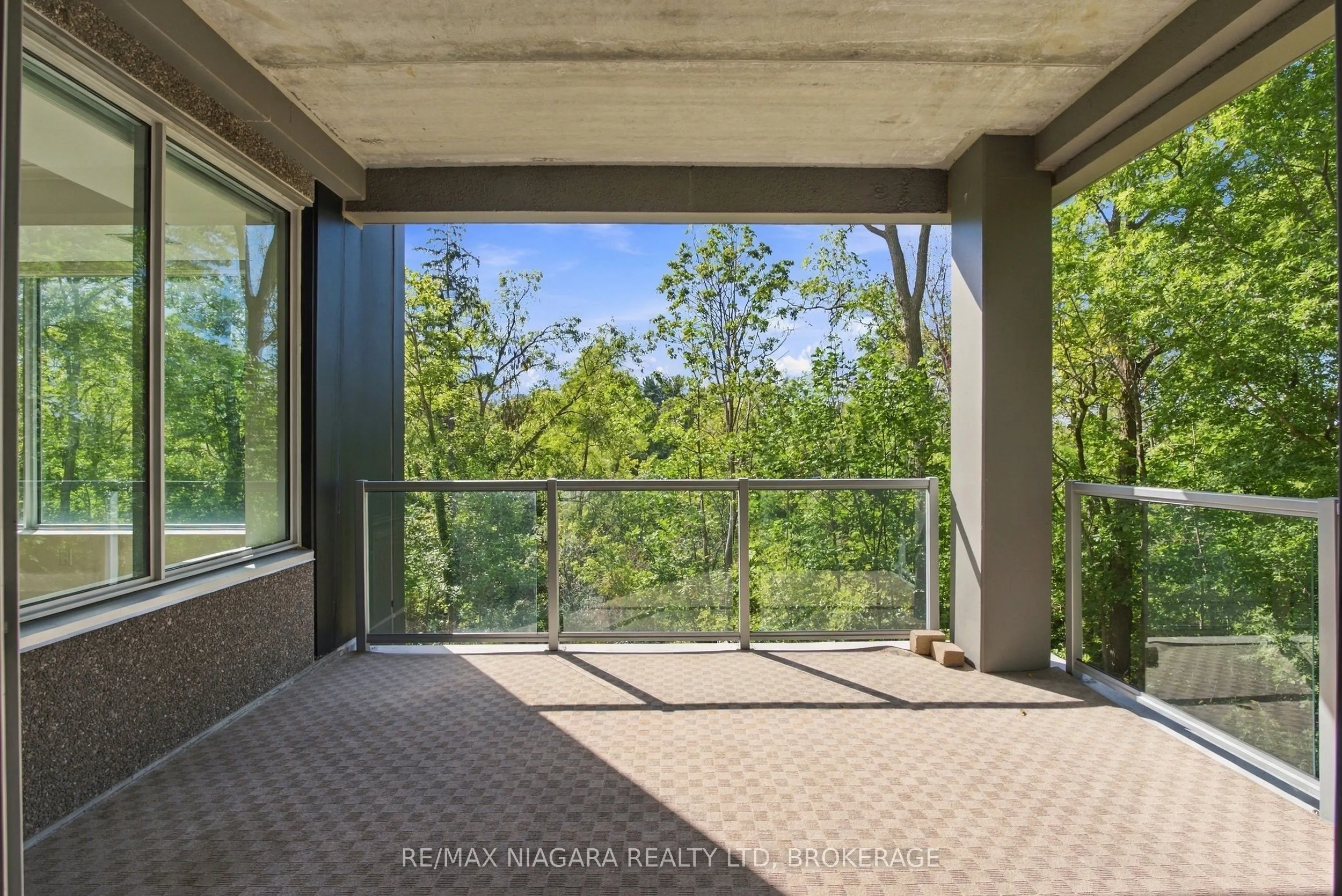 77 Yates Street #201