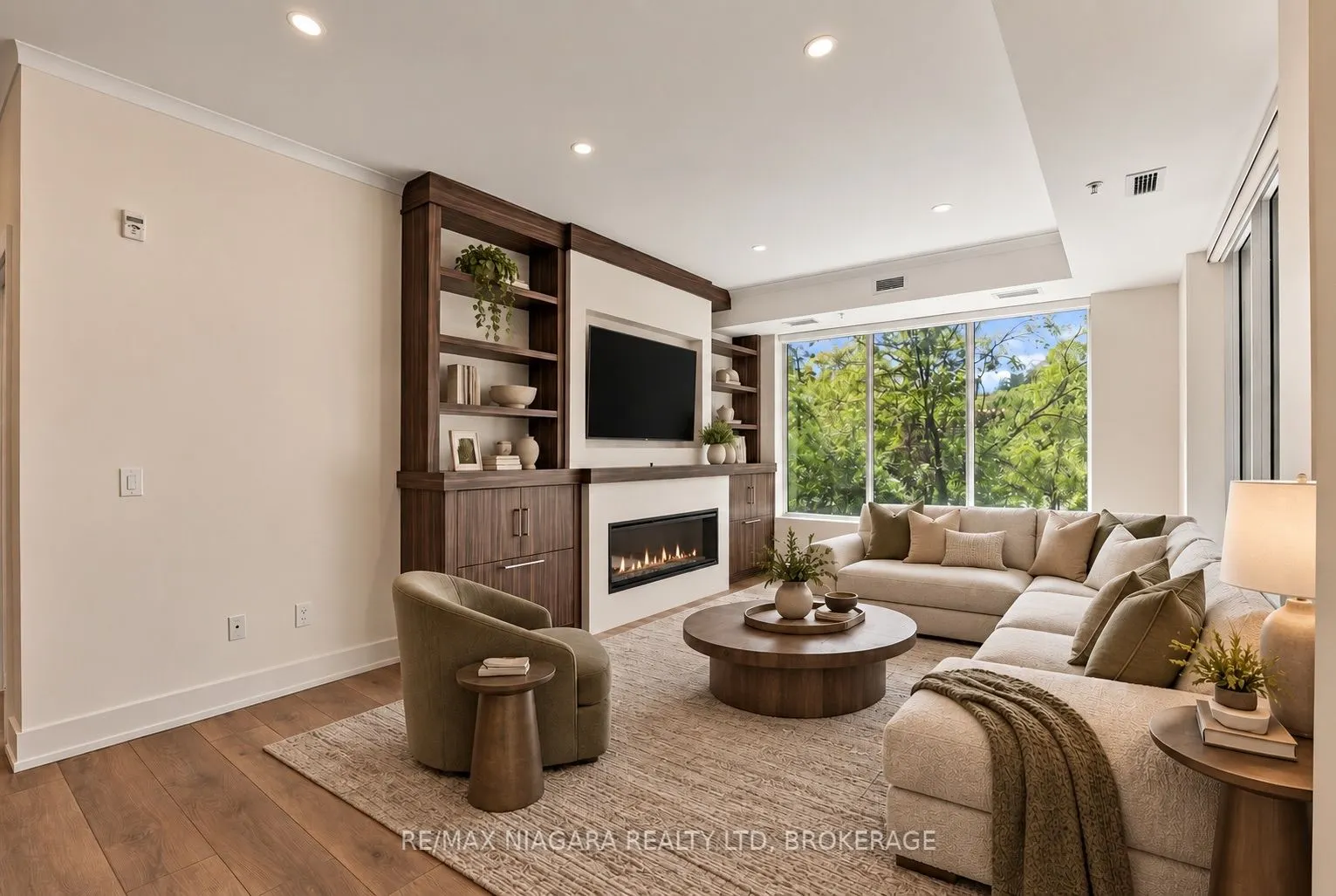 77 Yates Street #201