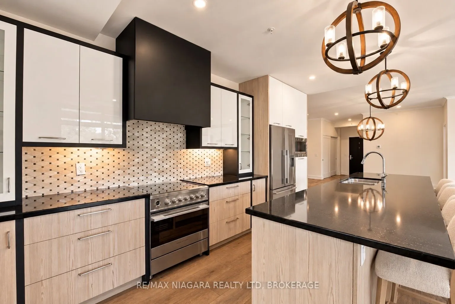 77 Yates Street #201
