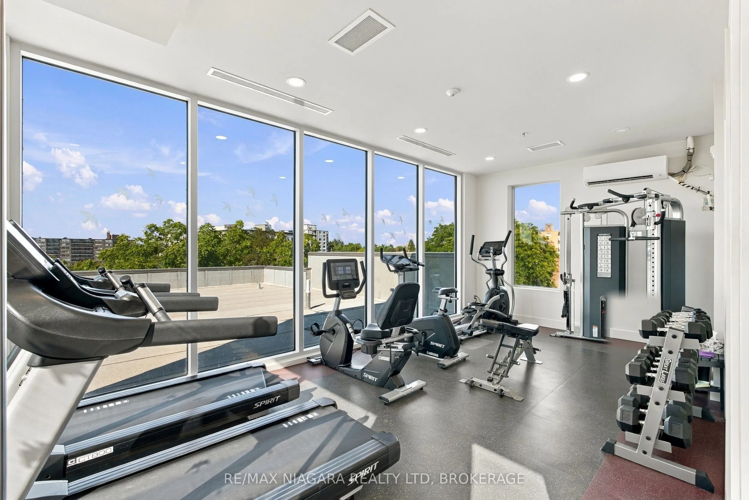 77 Yates Street #201