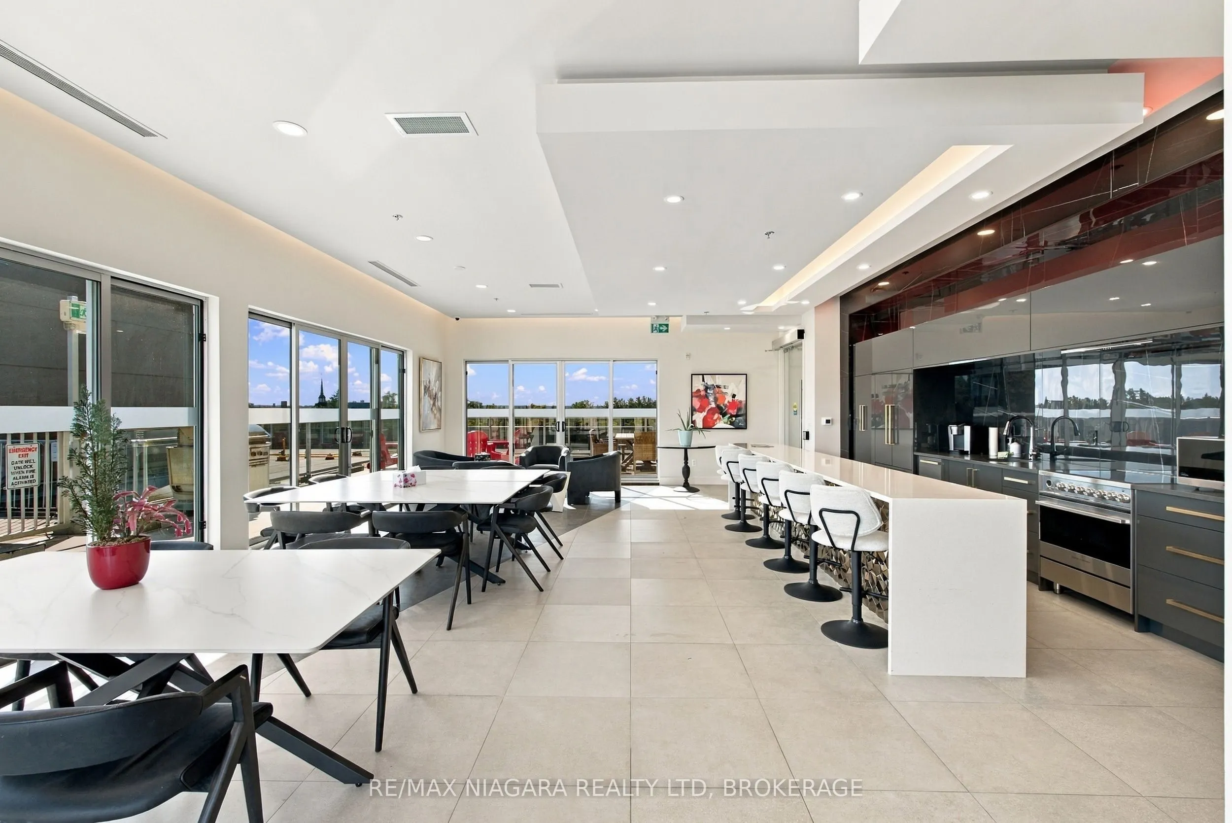77 Yates Street #201