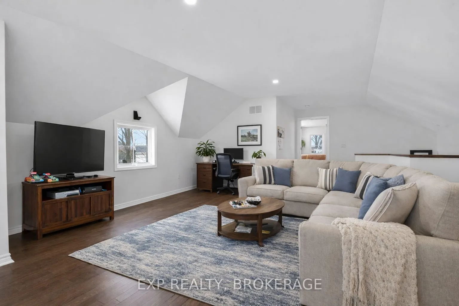 3855 HIDEAWAY Lane