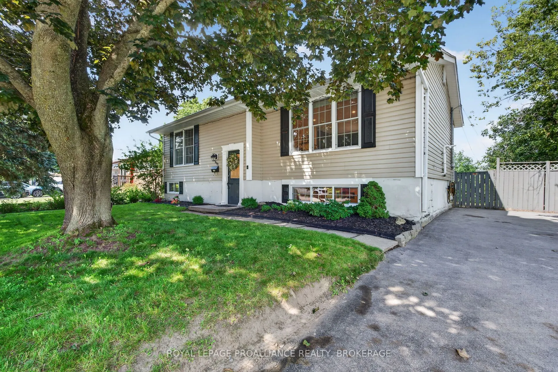 691 Aylmer Crescent