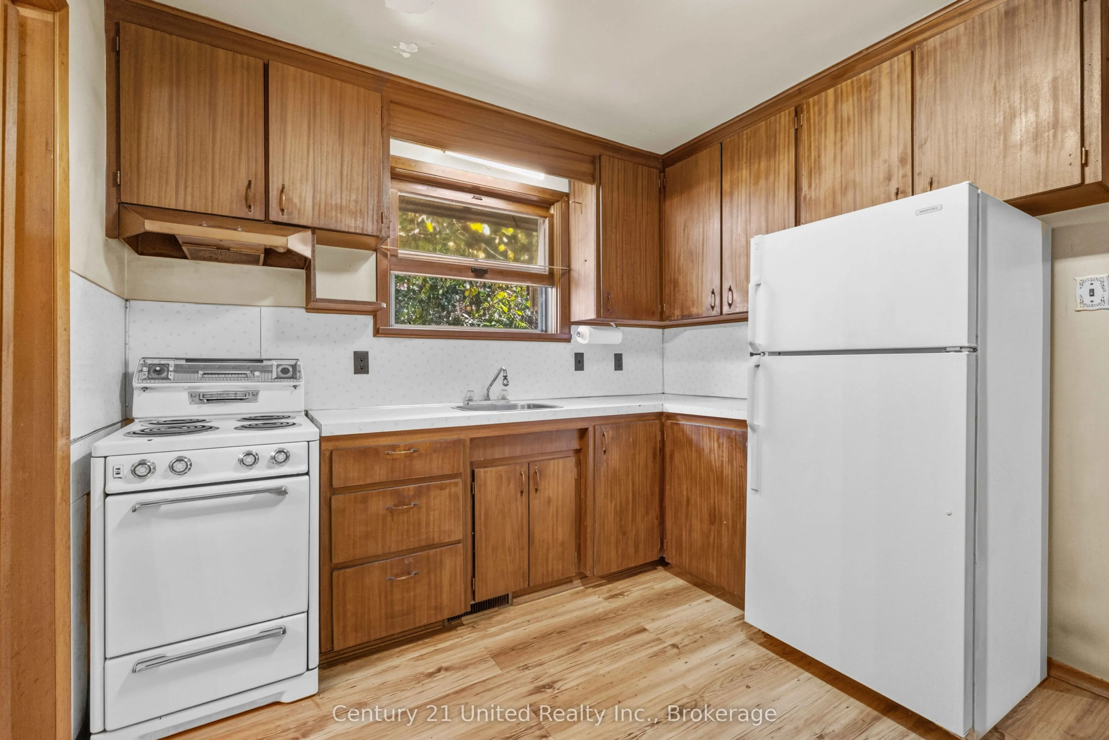 3795 Highway 28