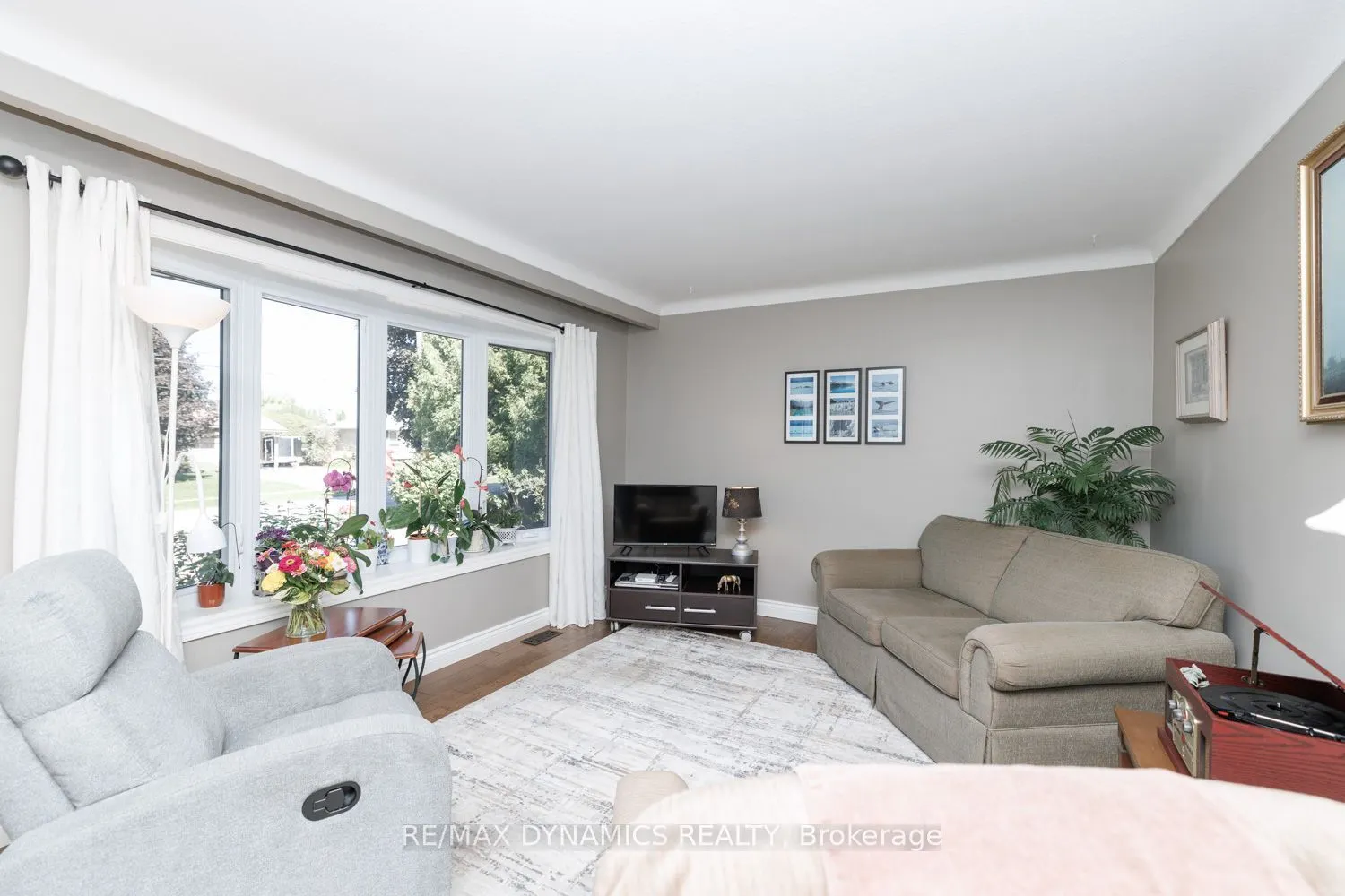 2728 Red Maple Avenue