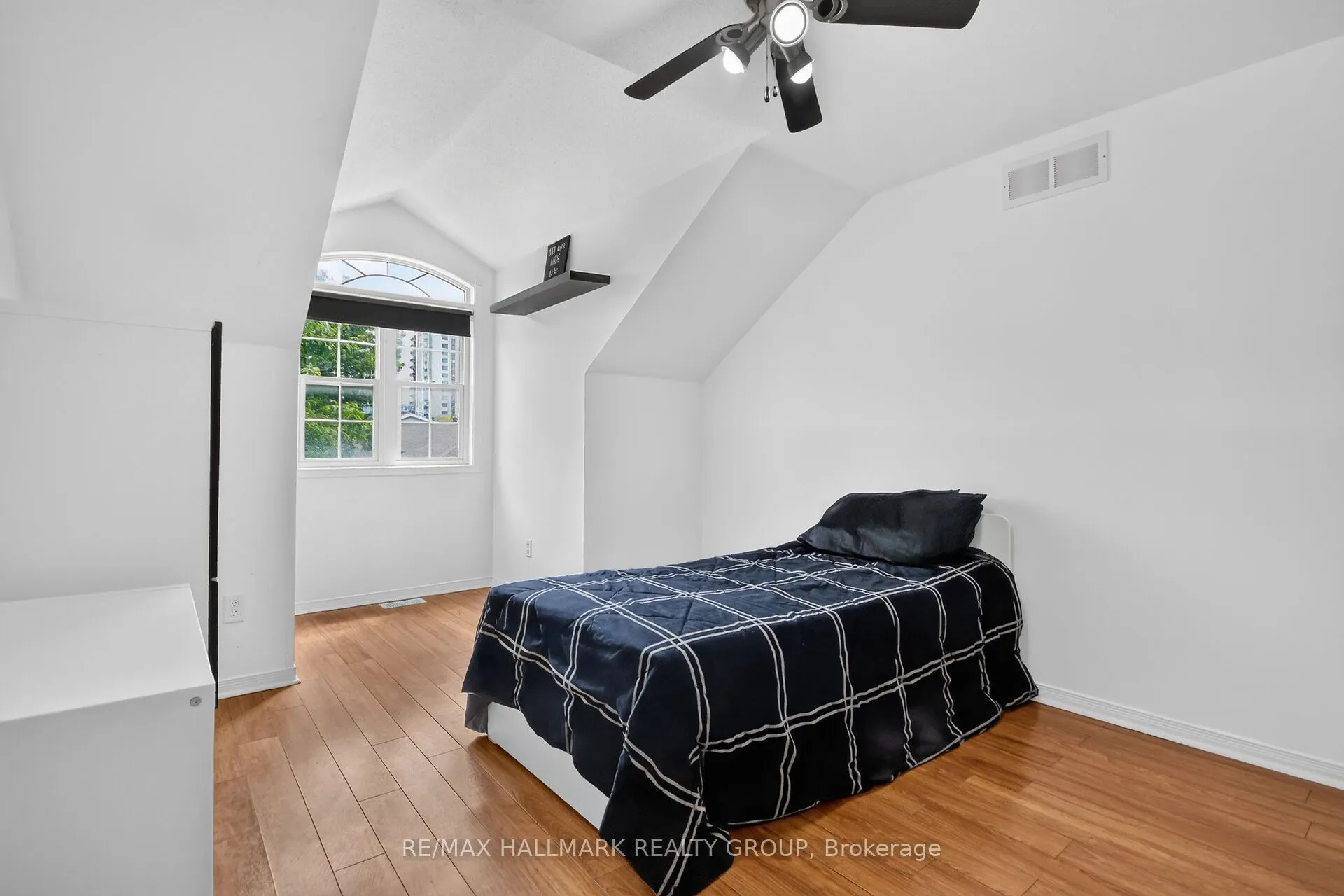 222 Deercroft Avenue
