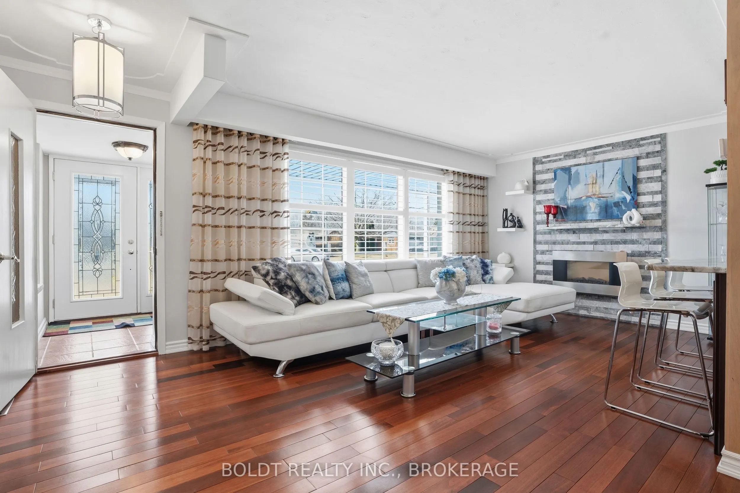 628 Vine Street