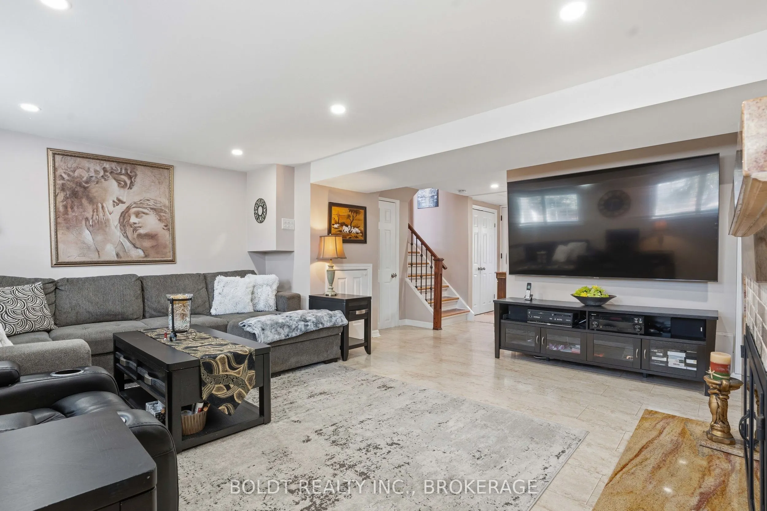 628 Vine Street