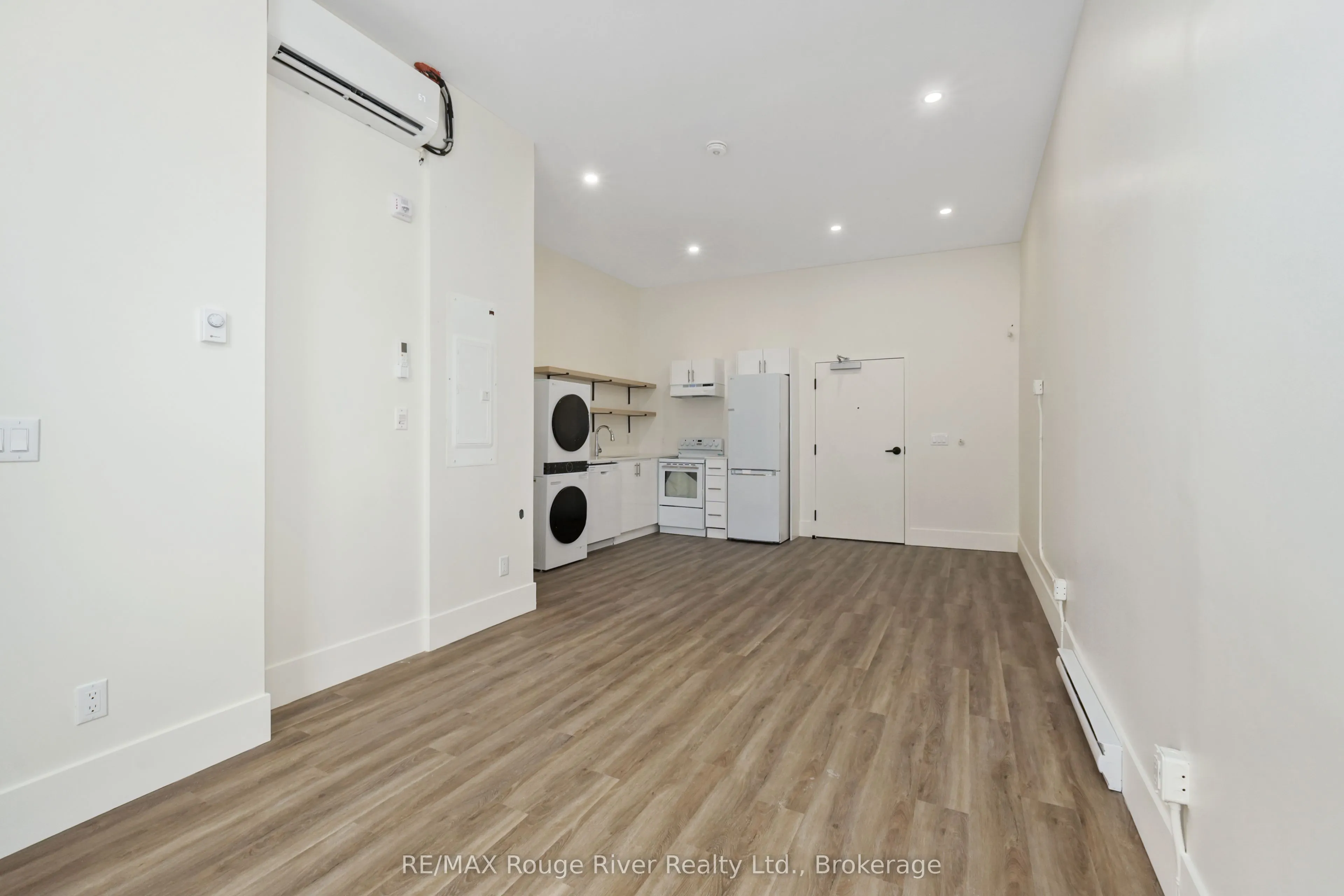 29a King Street W #203