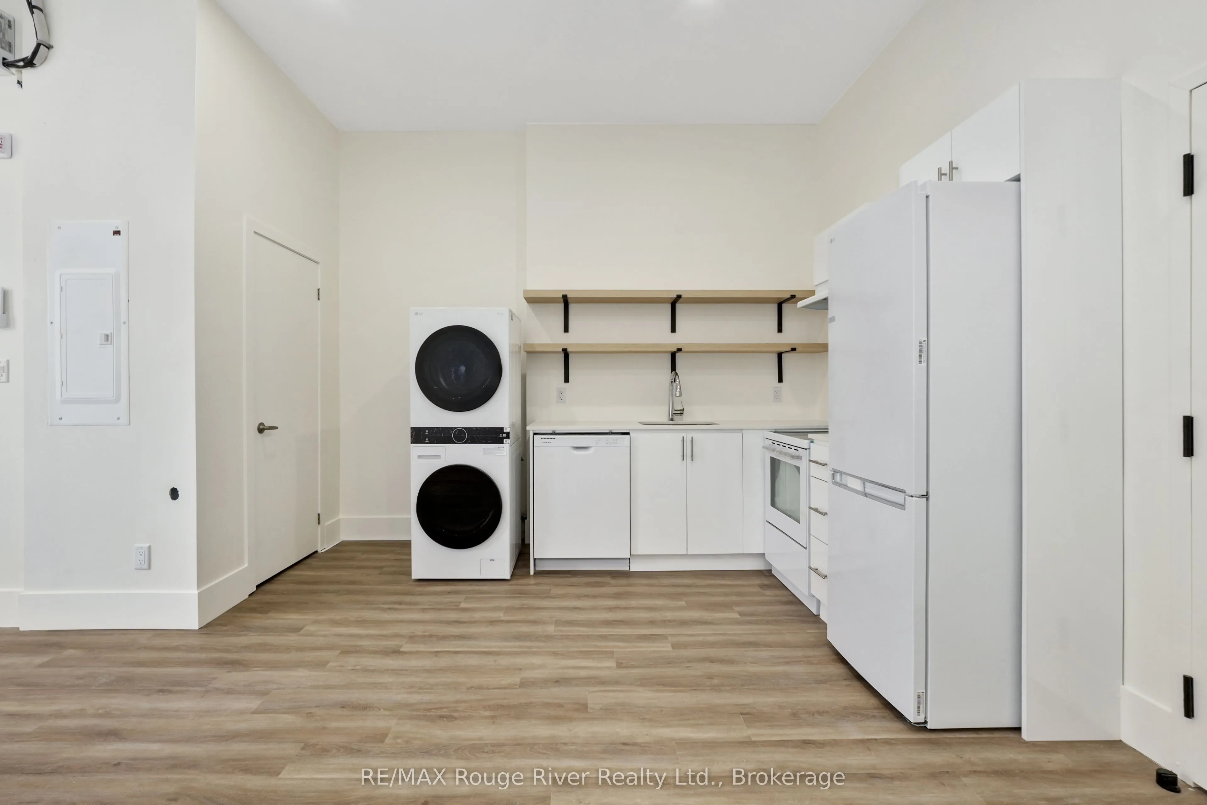 29a King Street W #203
