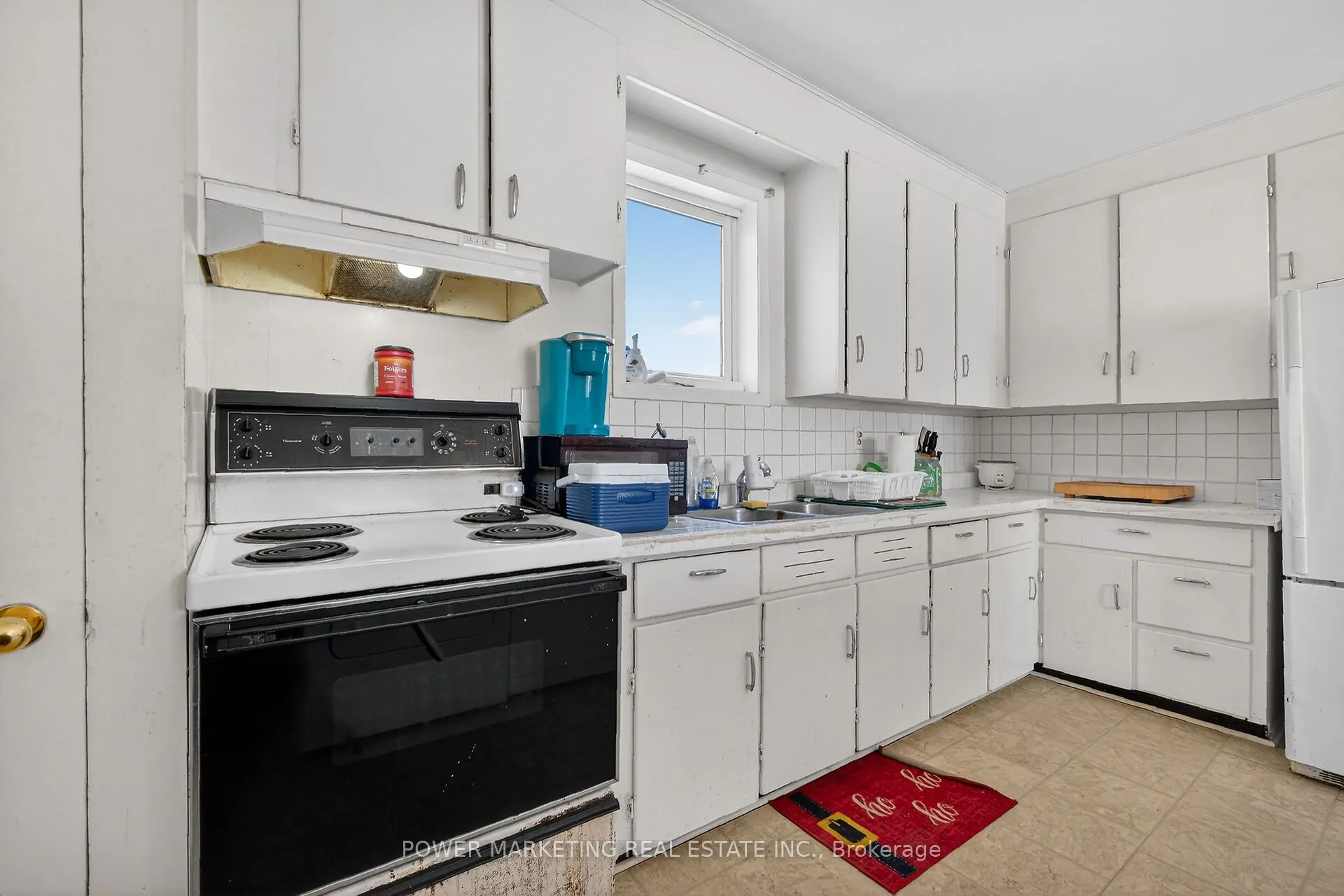 955 ST GUILLAUME Road